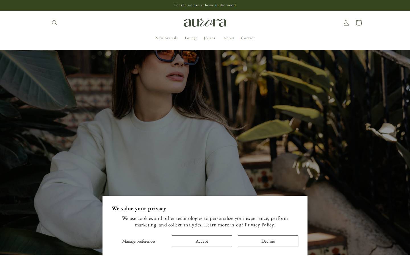 auroraloungewear.com homepage screenshot