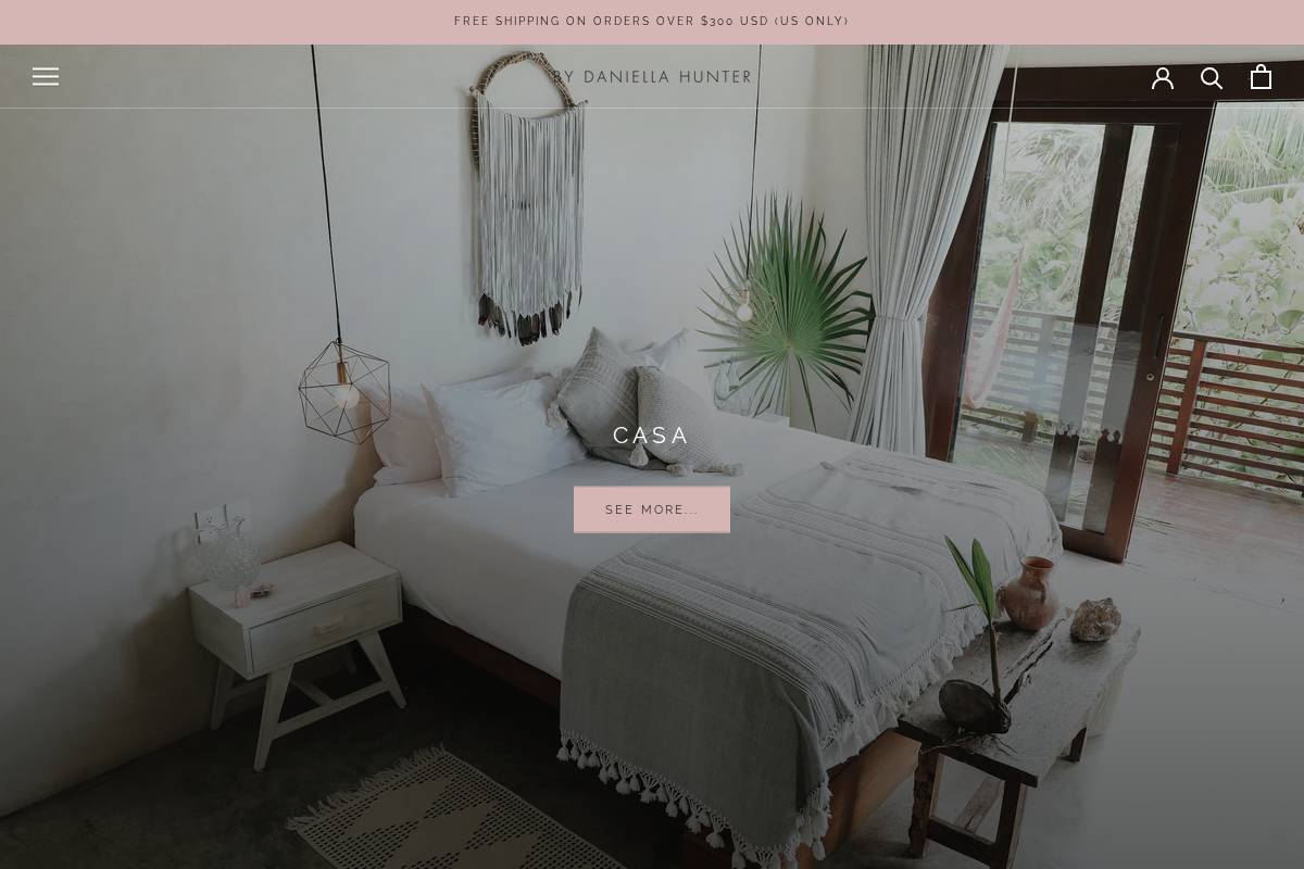 bydaniellahunter.com homepage screenshot