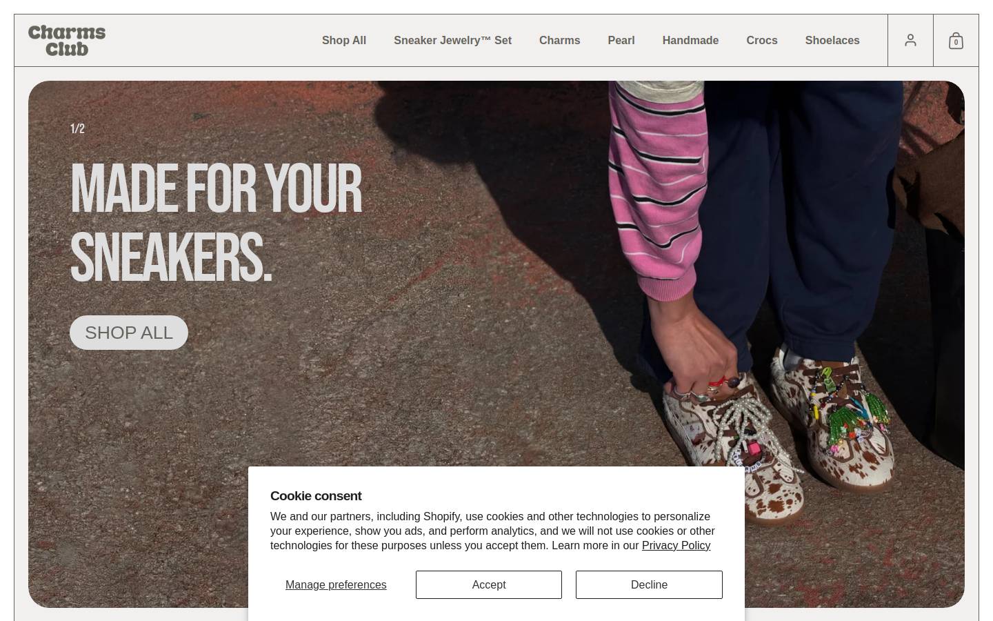 charmsclub.shop homepage screenshot