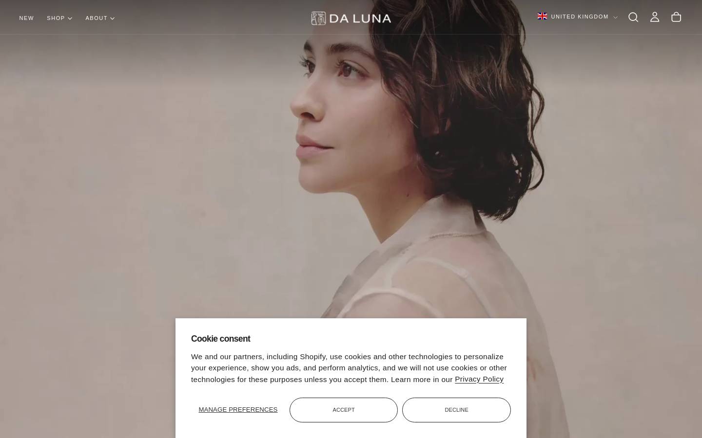dalunalondon.com homepage screenshot