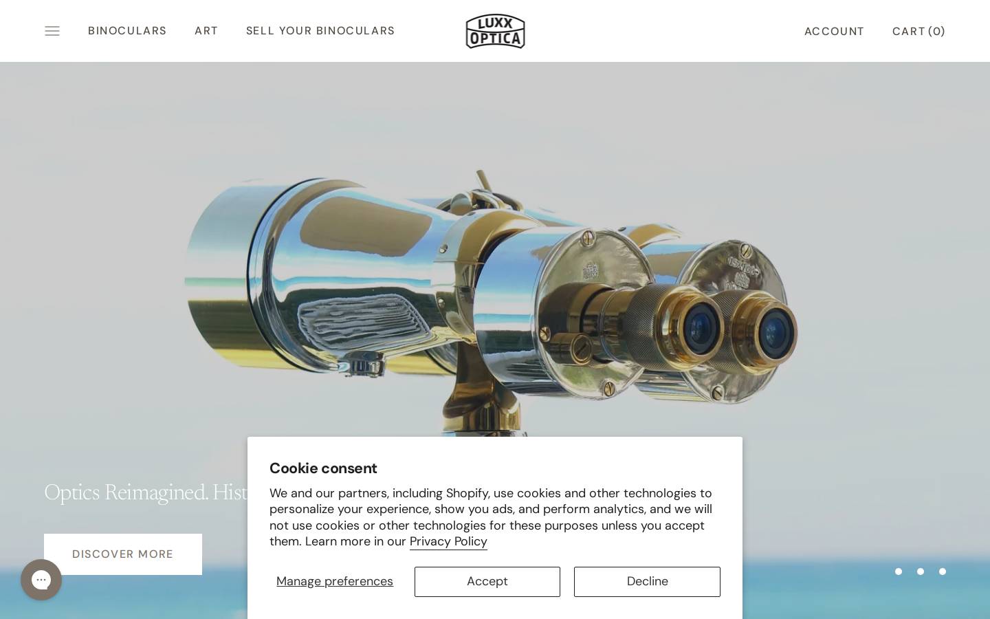luxxoptica.com homepage screenshot