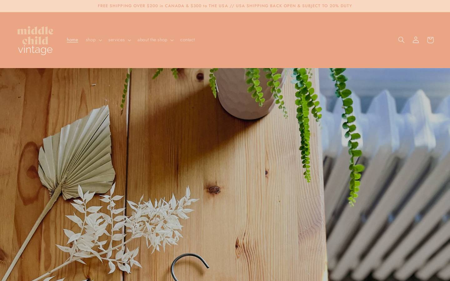 middlechildvintageshop.com homepage screenshot