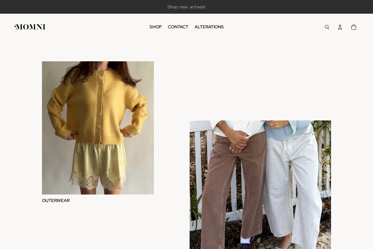Momni Boutique homepage screenshot