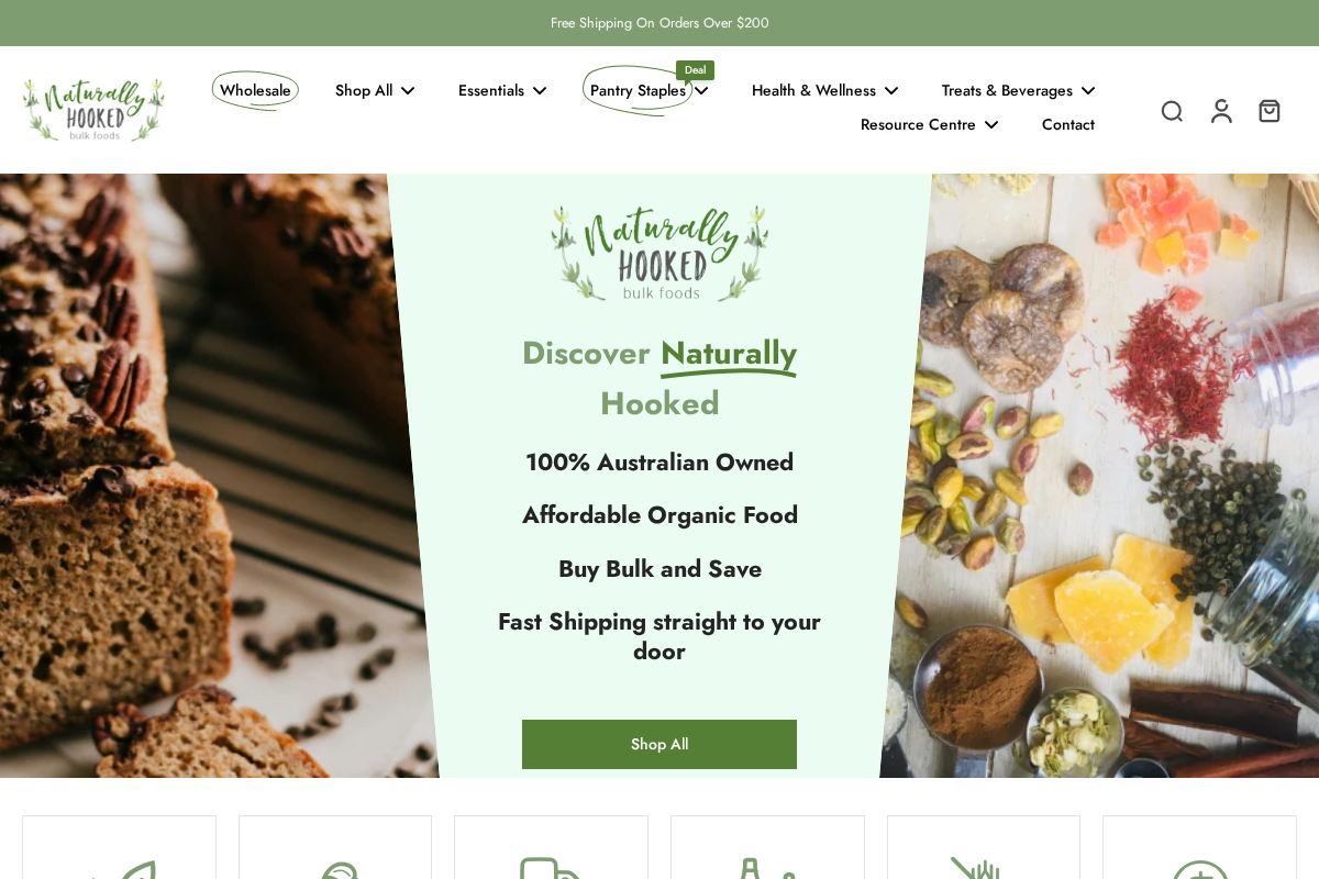naturallyhooked.com.au homepage screenshot