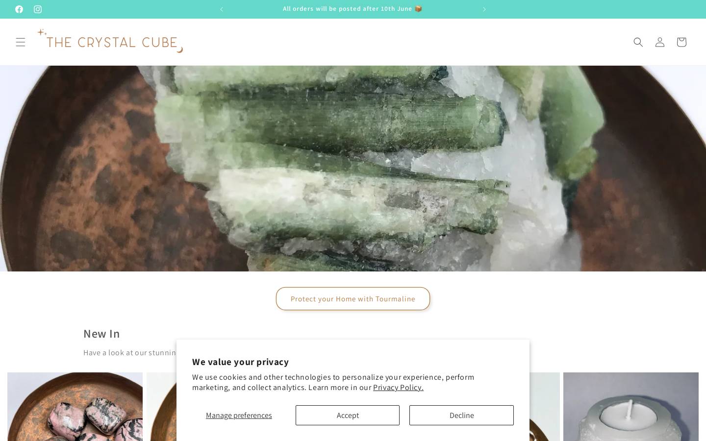 thecrystalcube.co.uk homepage screenshot