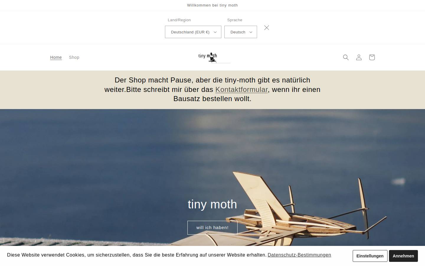 tiny-moth.com homepage screenshot
