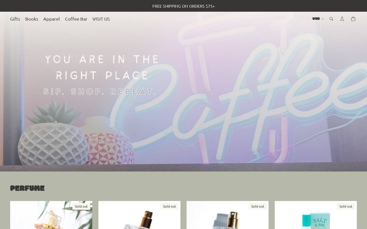 wanderinglunaboutique.com homepage screenshot