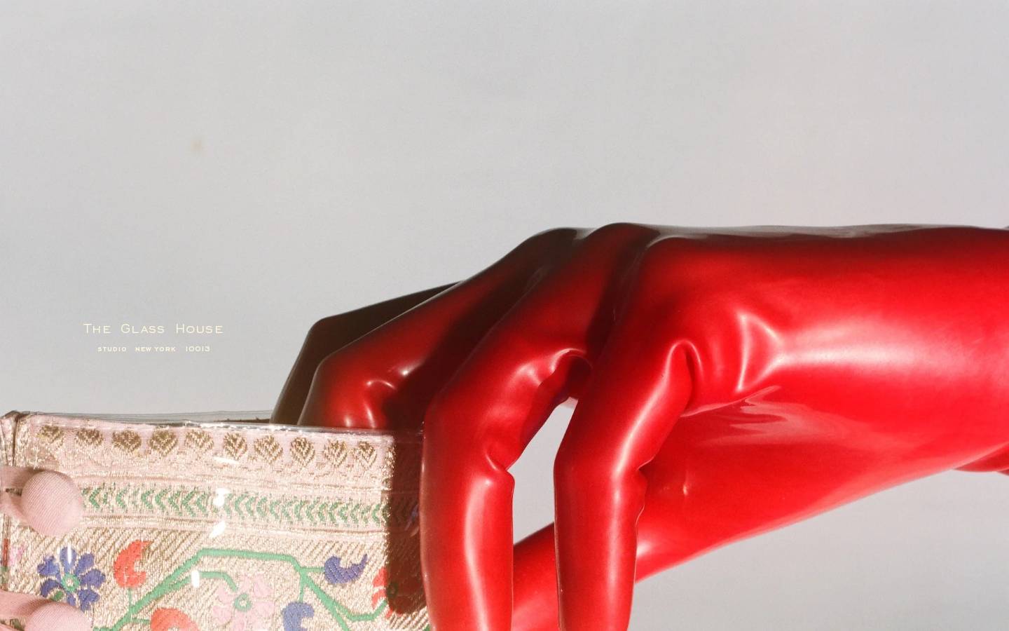 welcometotheglasshouse.com homepage screenshot