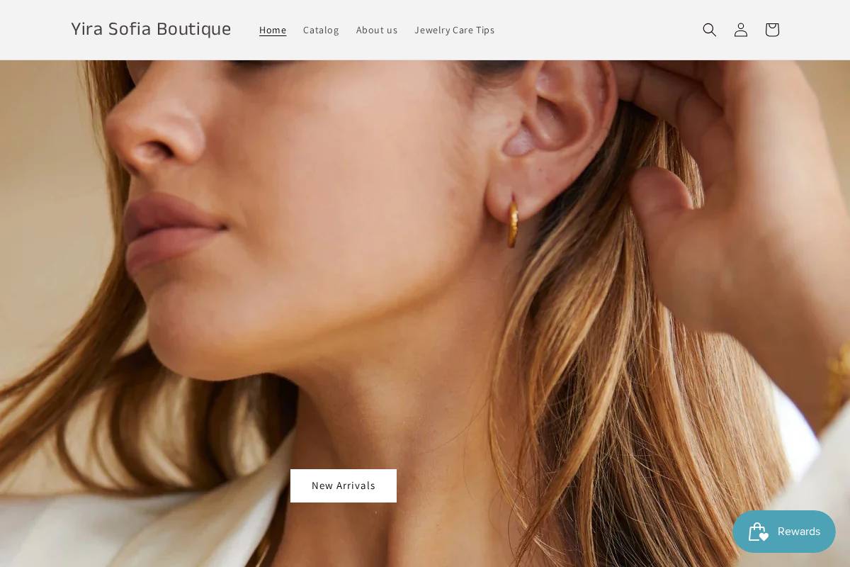 yirasofiaboutique.com homepage screenshot