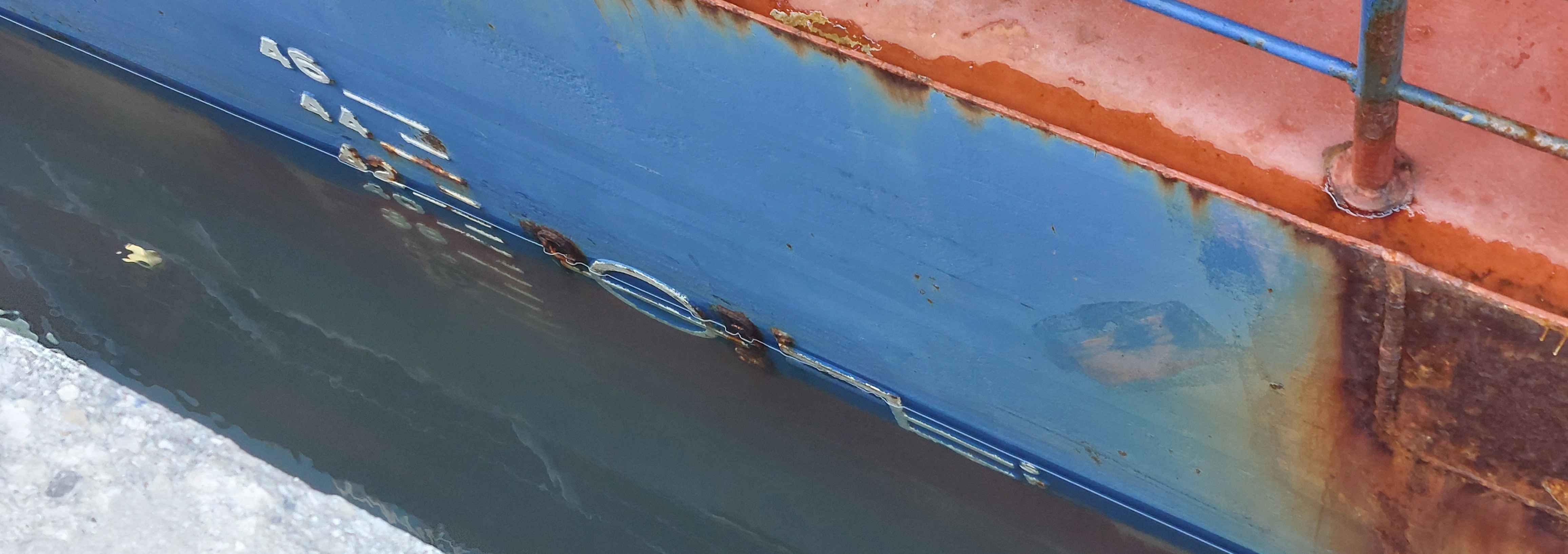 Draught survey. Reading of midship draught