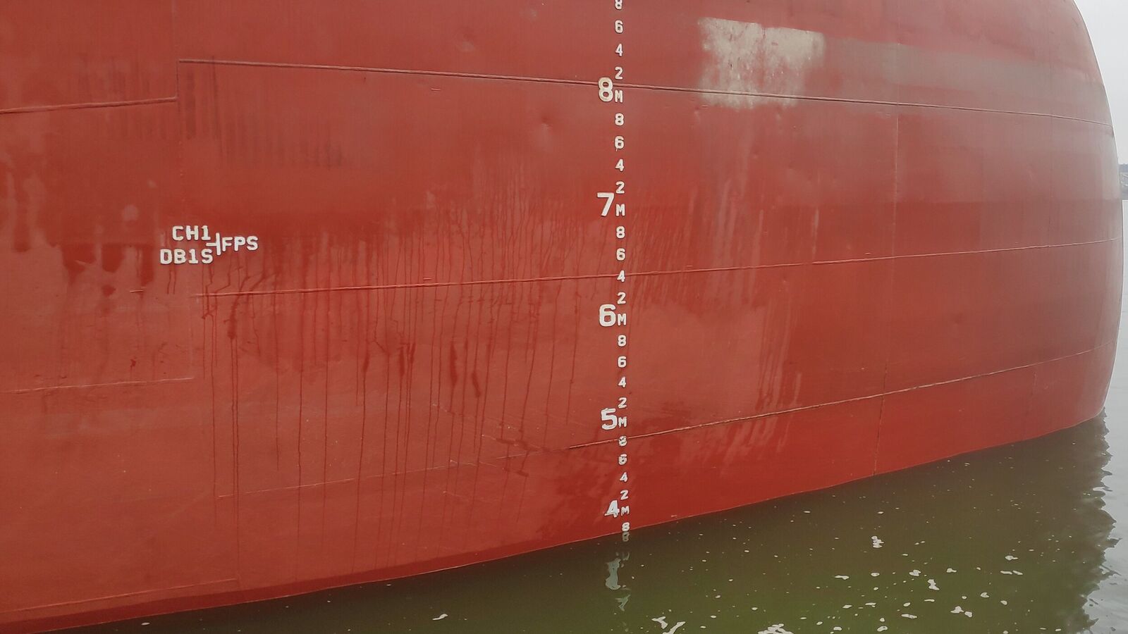 Forward draught marks at the vesse's bow