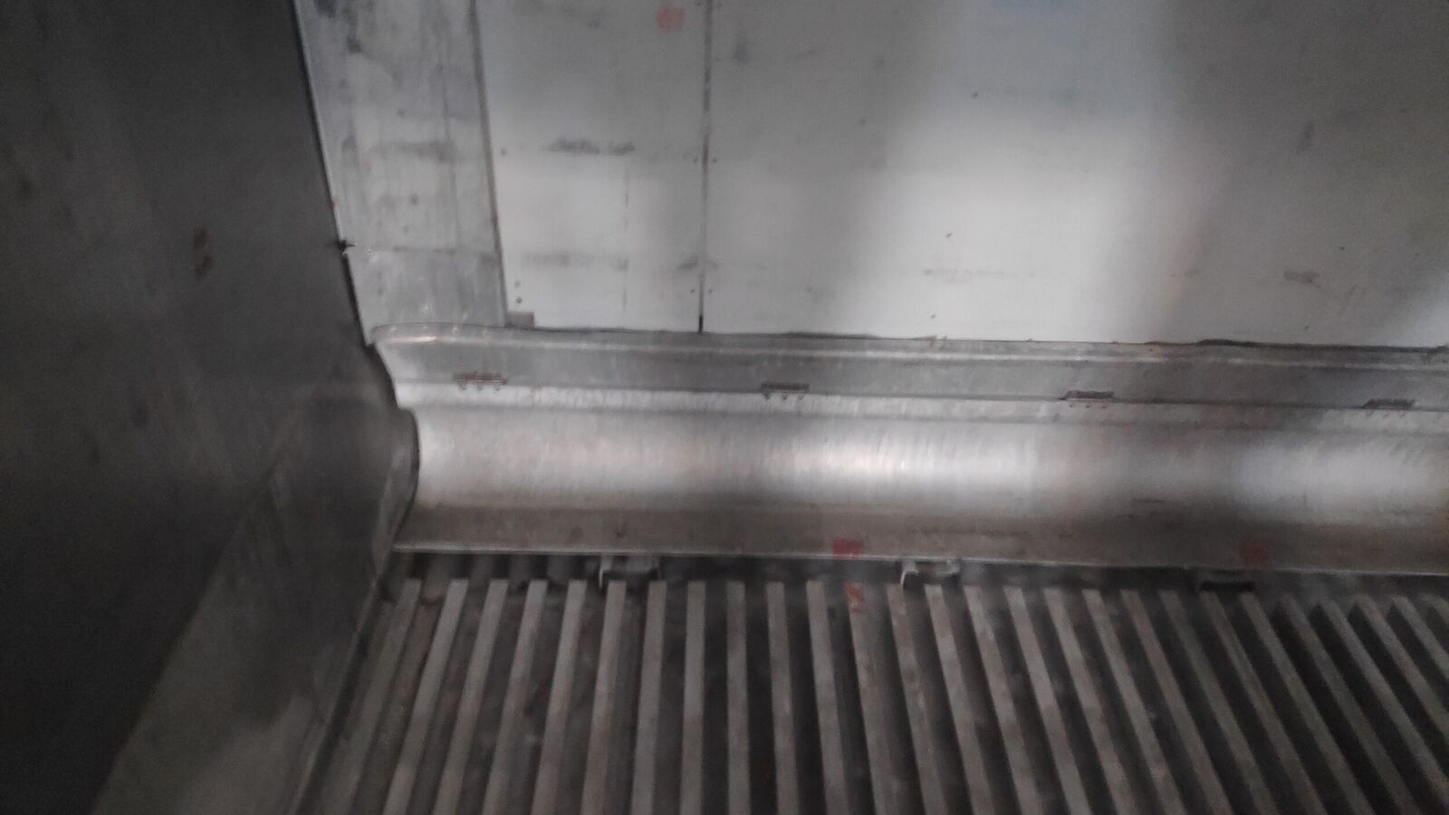 Inspection of empty container after discharging of allegedly damaged frozen cargo