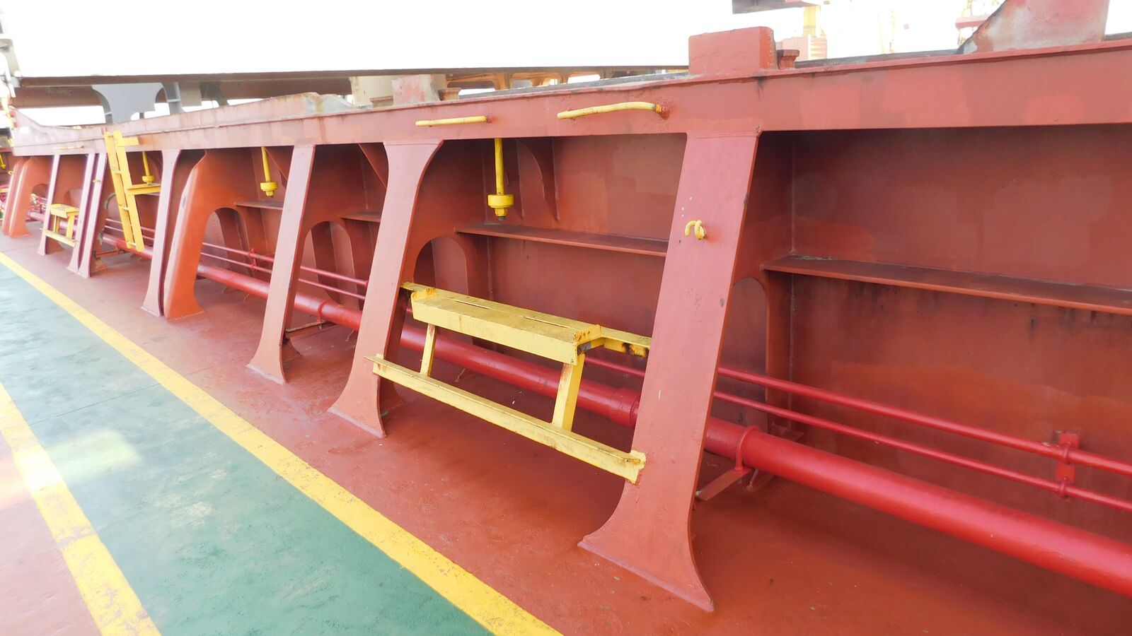 Outer parts of the coaming and coaming brackets
