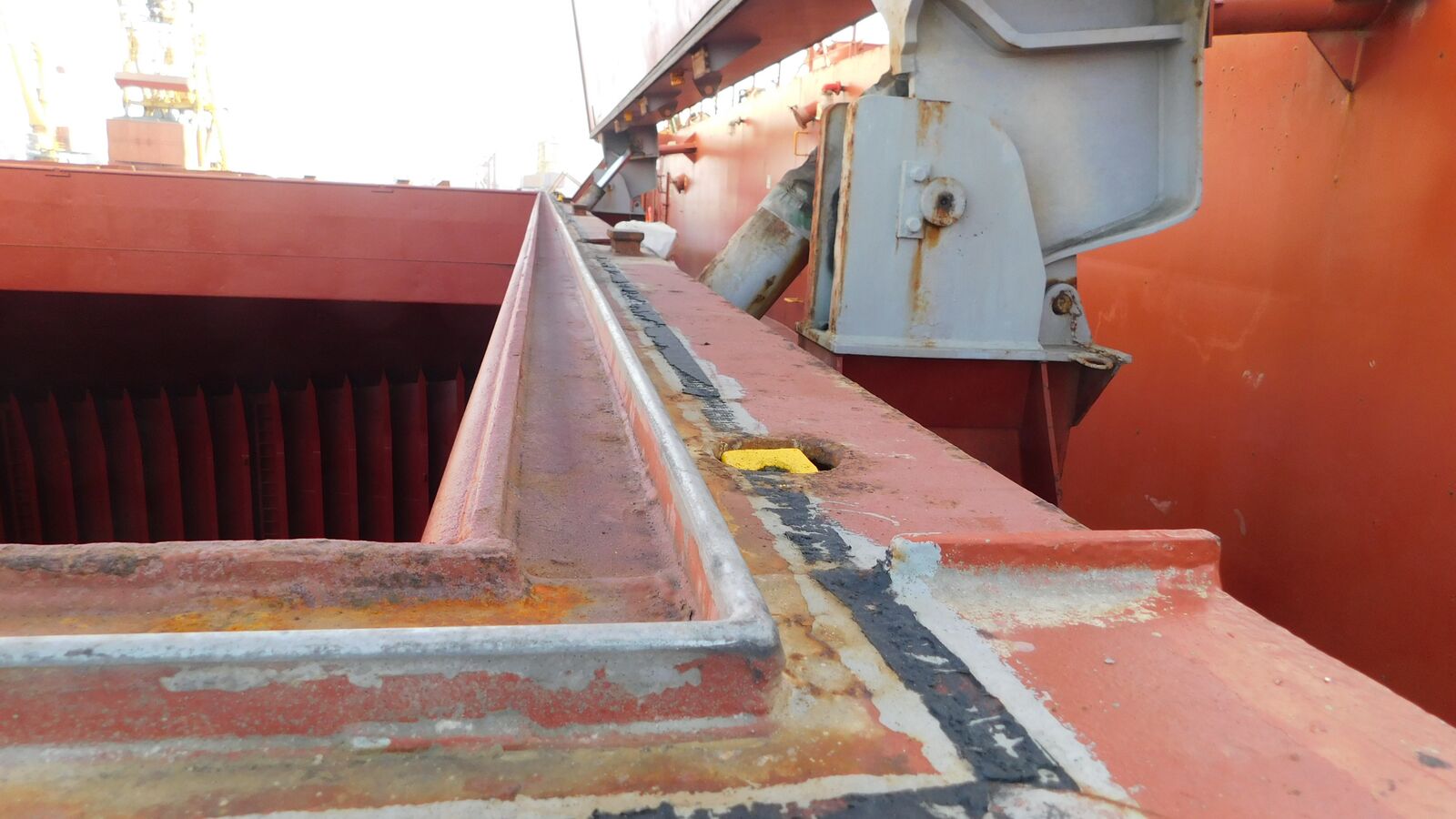 Coaming table, compression bar and drain channel