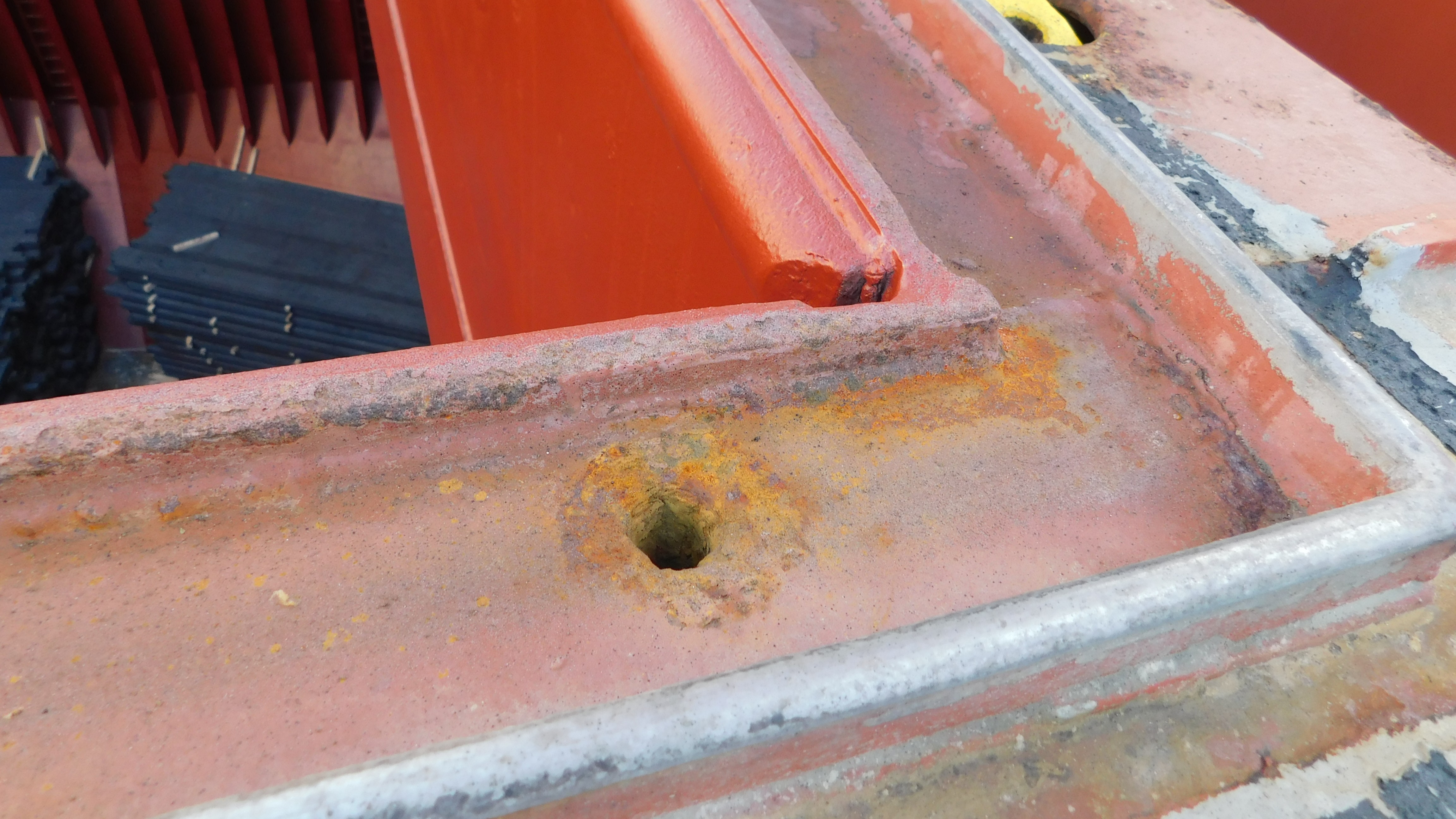 Coaming table, compression bar and drain hole