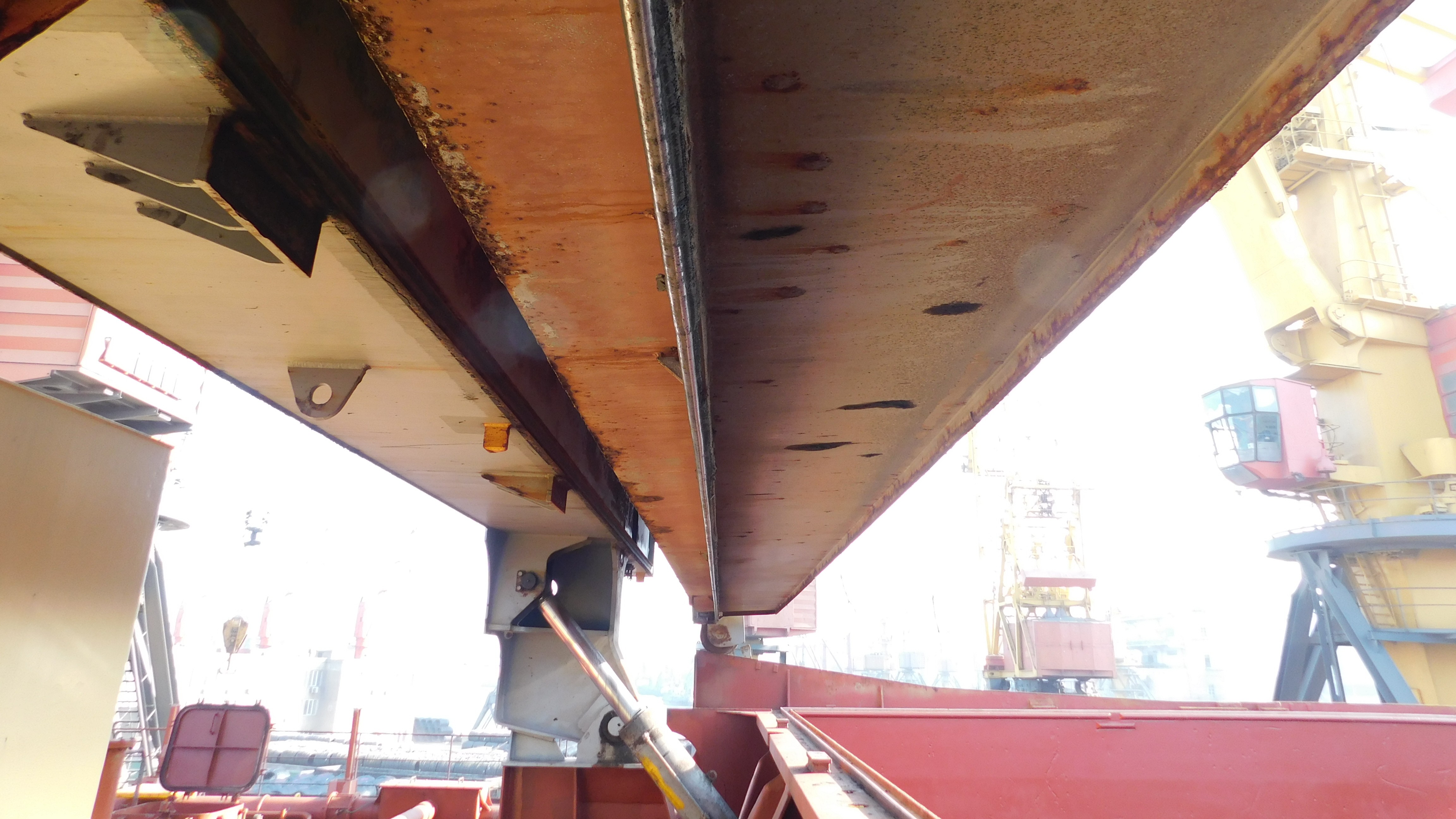 Hatch Cover compression bar