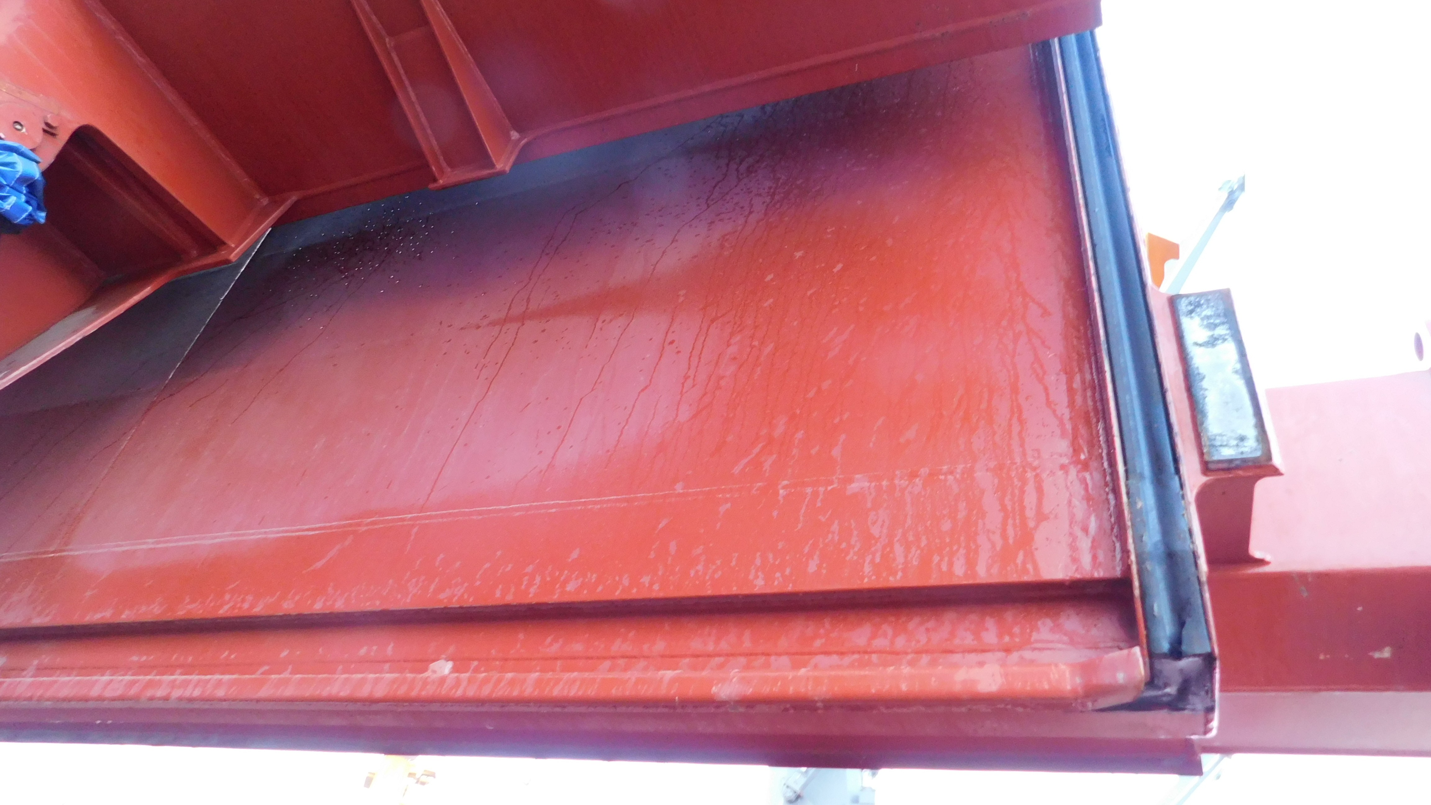 Hatch Cover undersides and peripheral rubber seal
