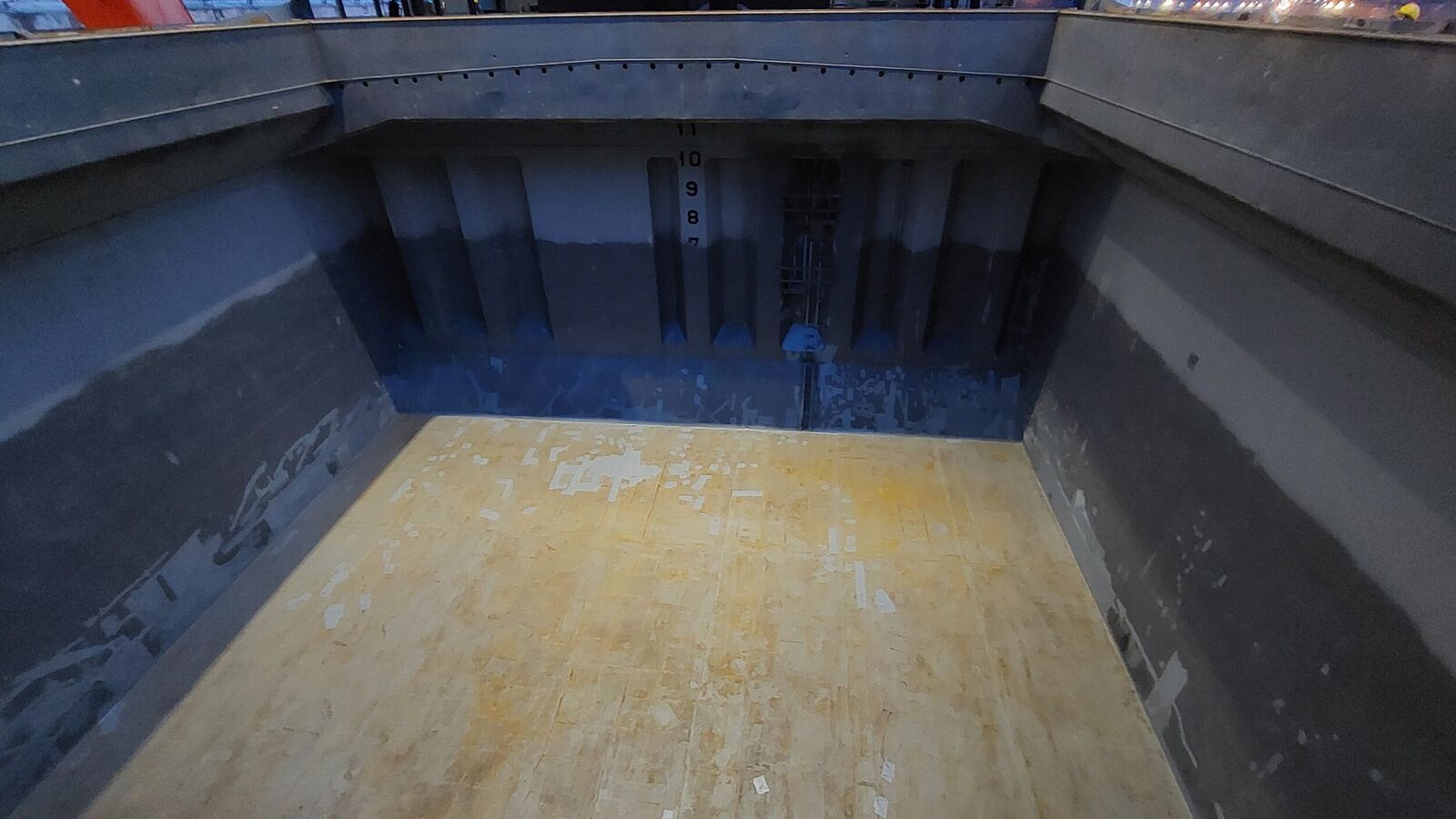Condition of empty hold before commencement of loading