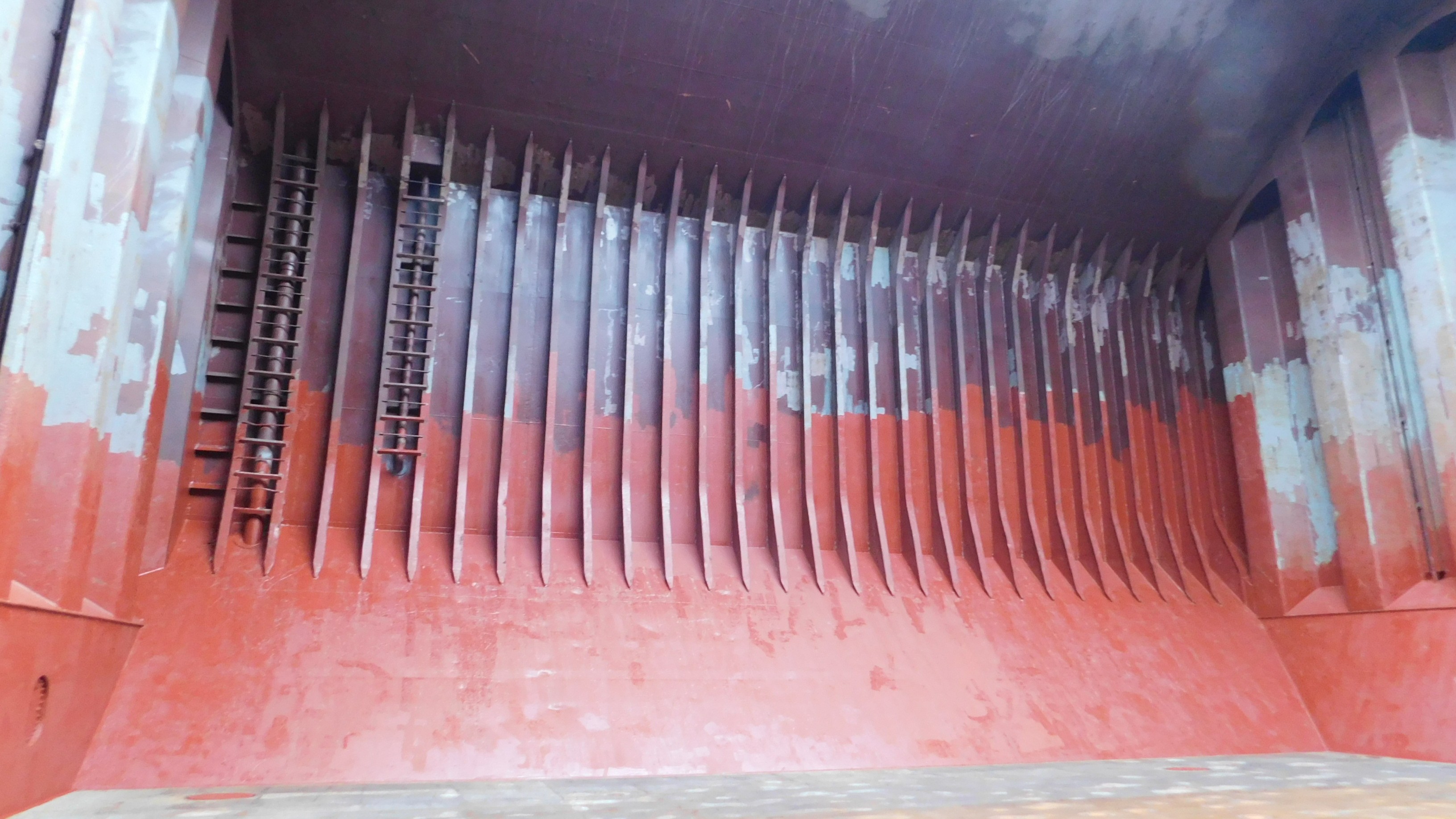 General condition of hold ship side