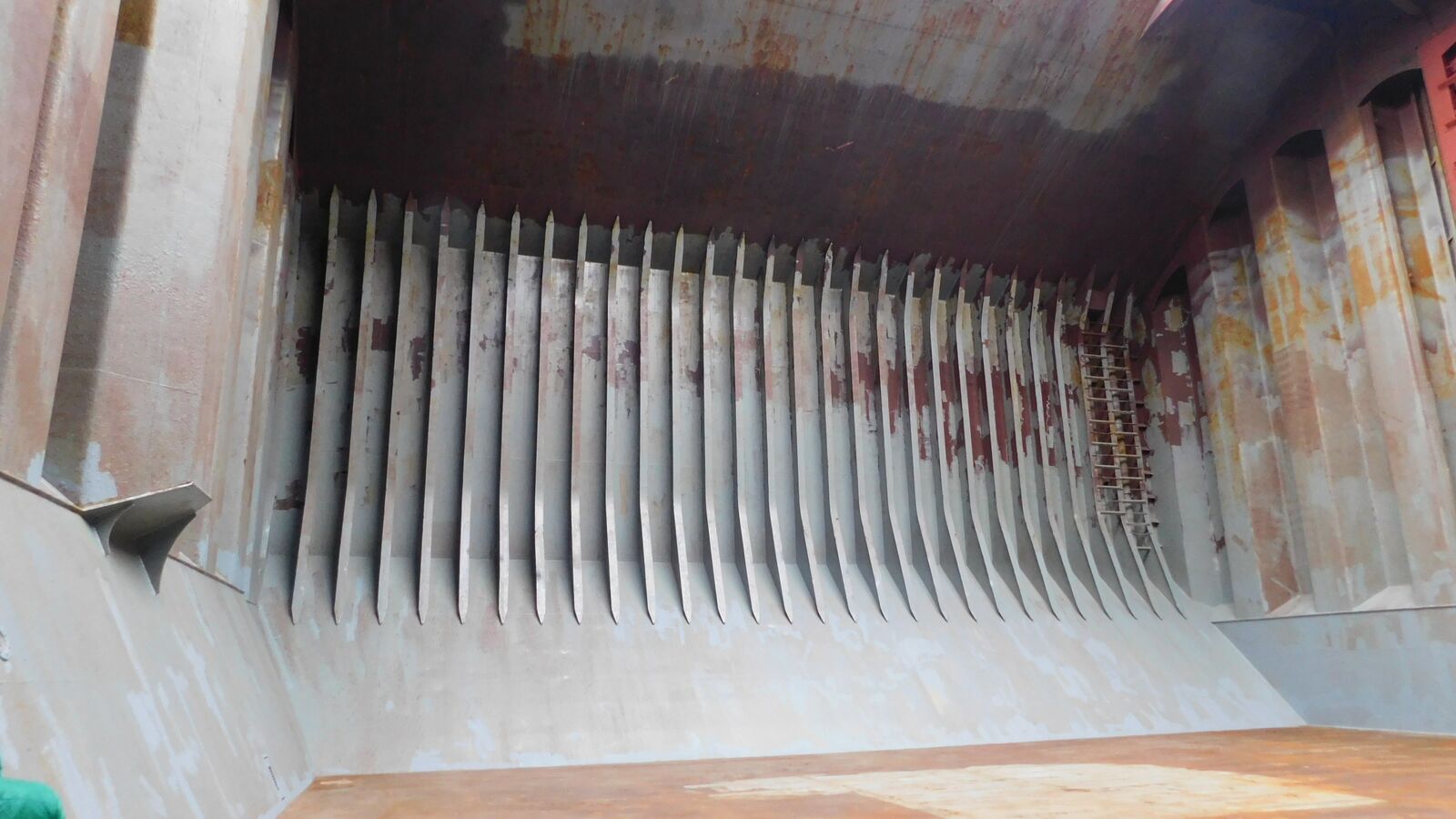 General condition of hold ship side