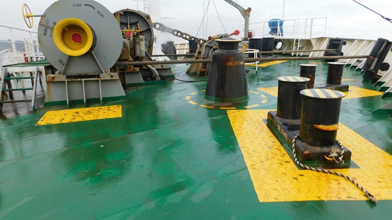 On-hire condition inspection. Forecastle deck and mooring arrangements