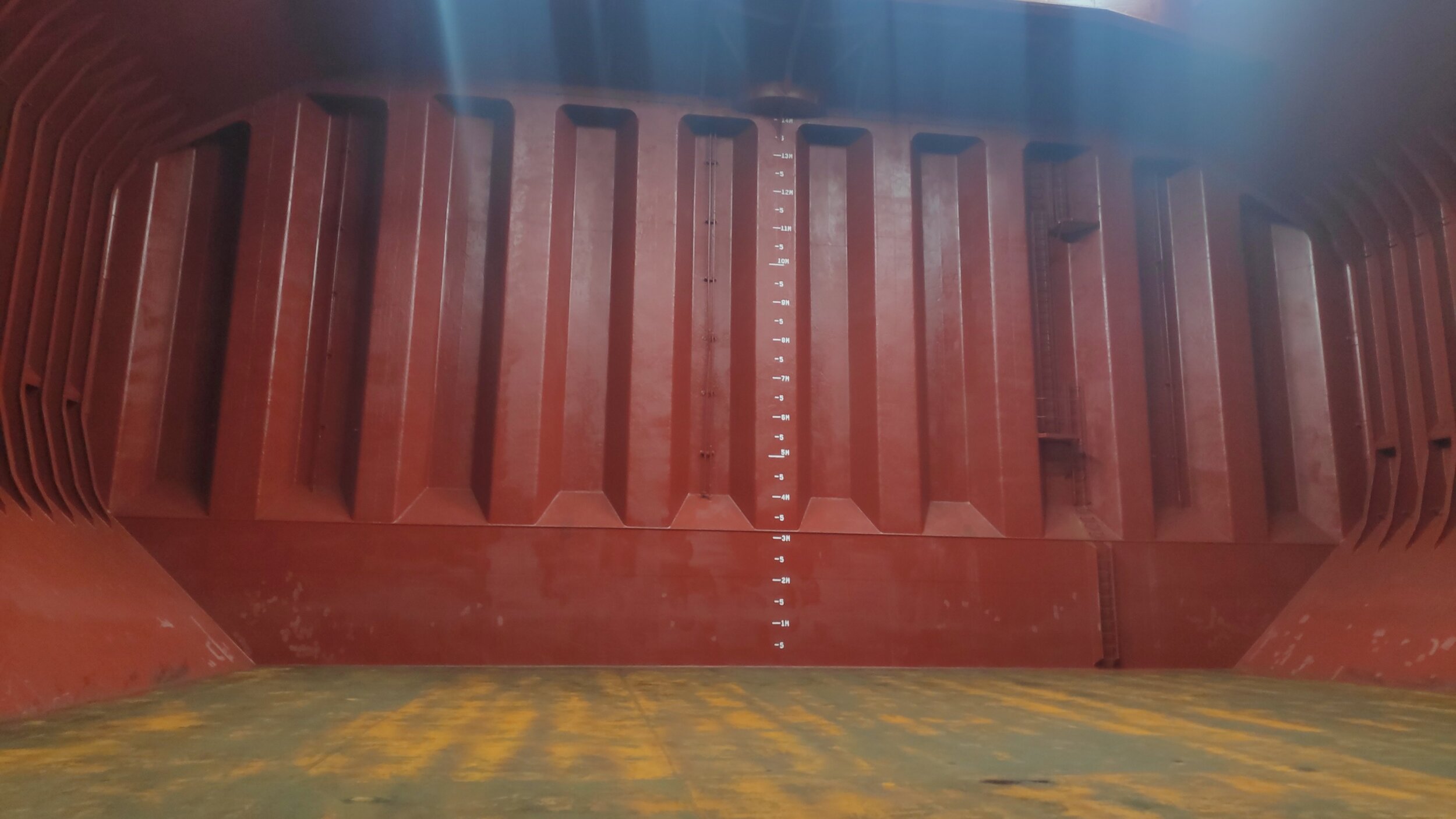 Hold bulkhead
