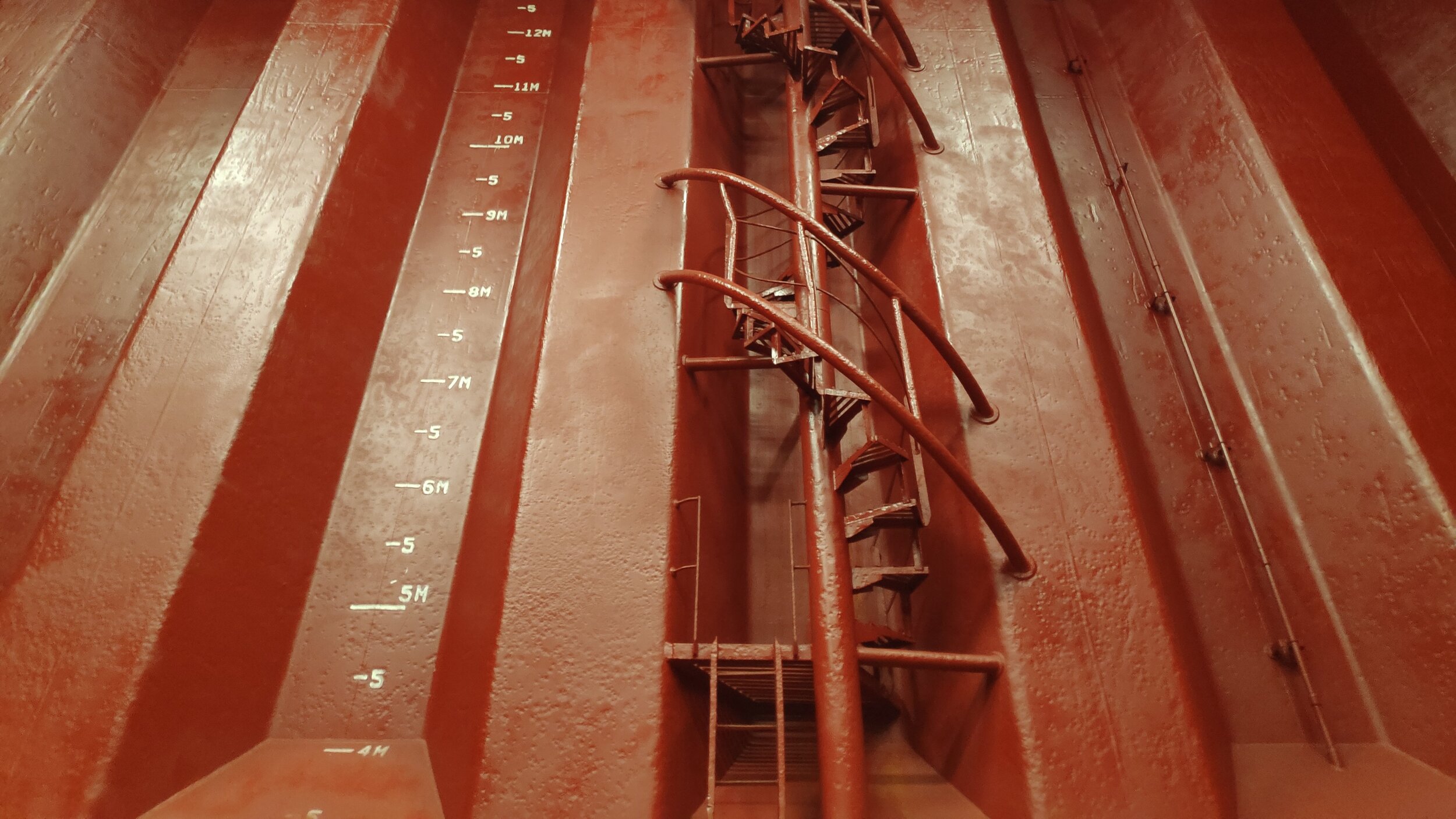 Hold bulkhead, condition of Australian ladder