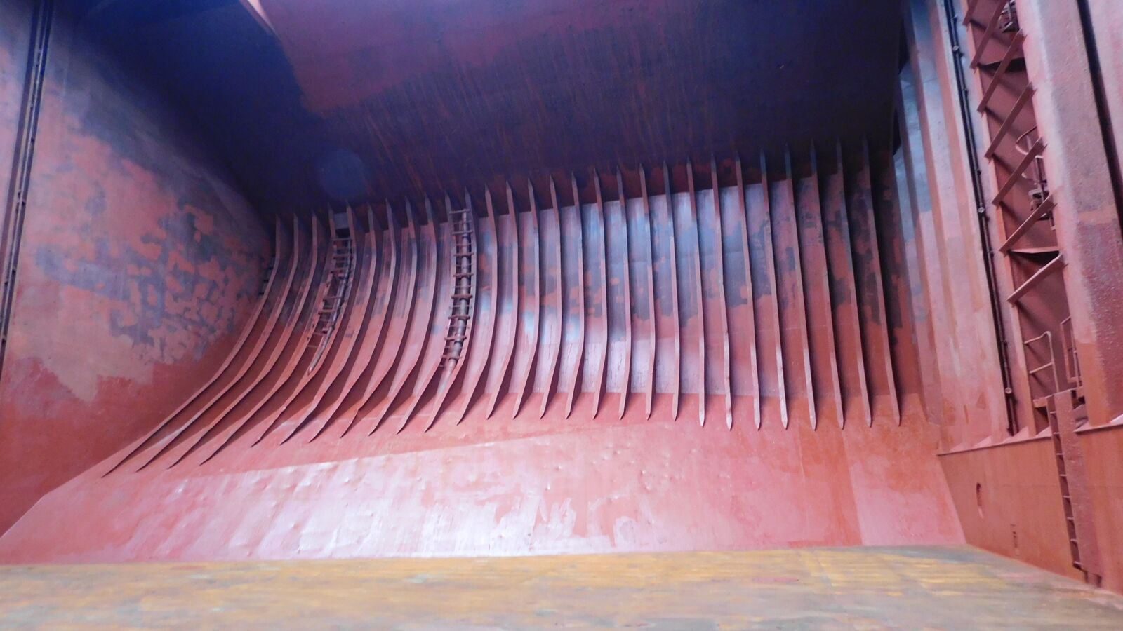 Hold ship side general condition