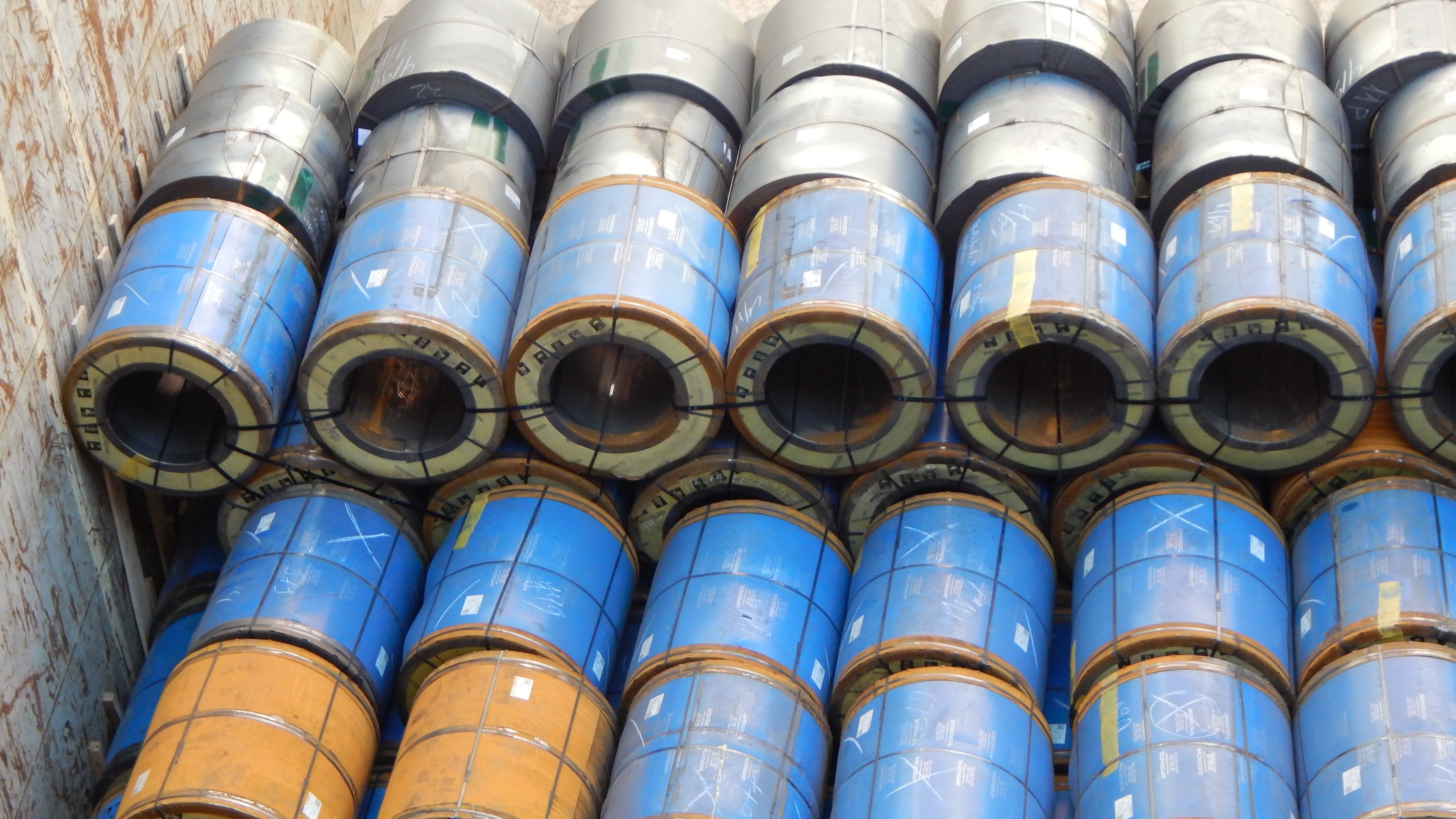 Cold rolled coils and hot rolled coils loaded in hold