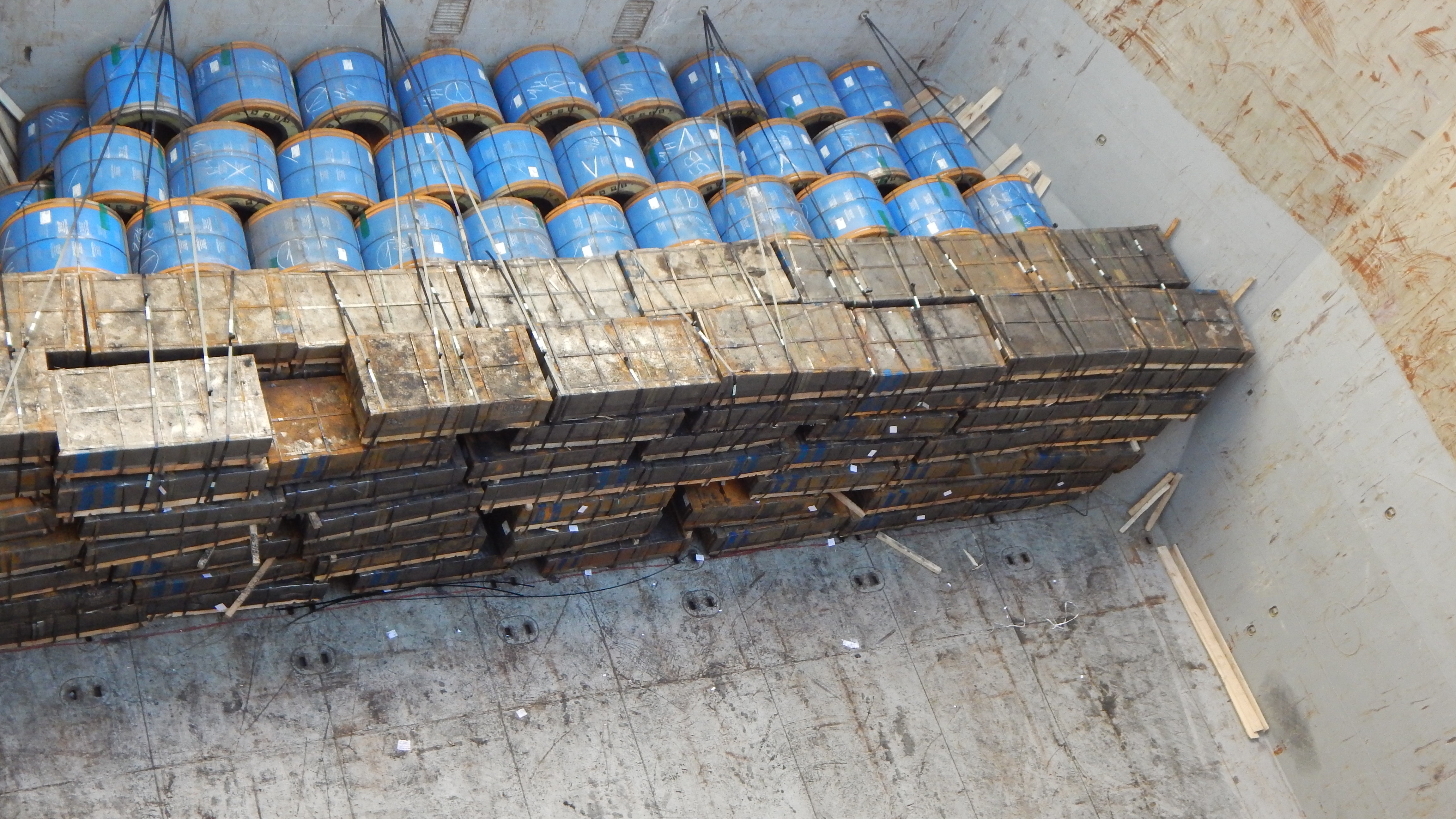 Cold rolled coils and cold rolled sheets loaded in hold