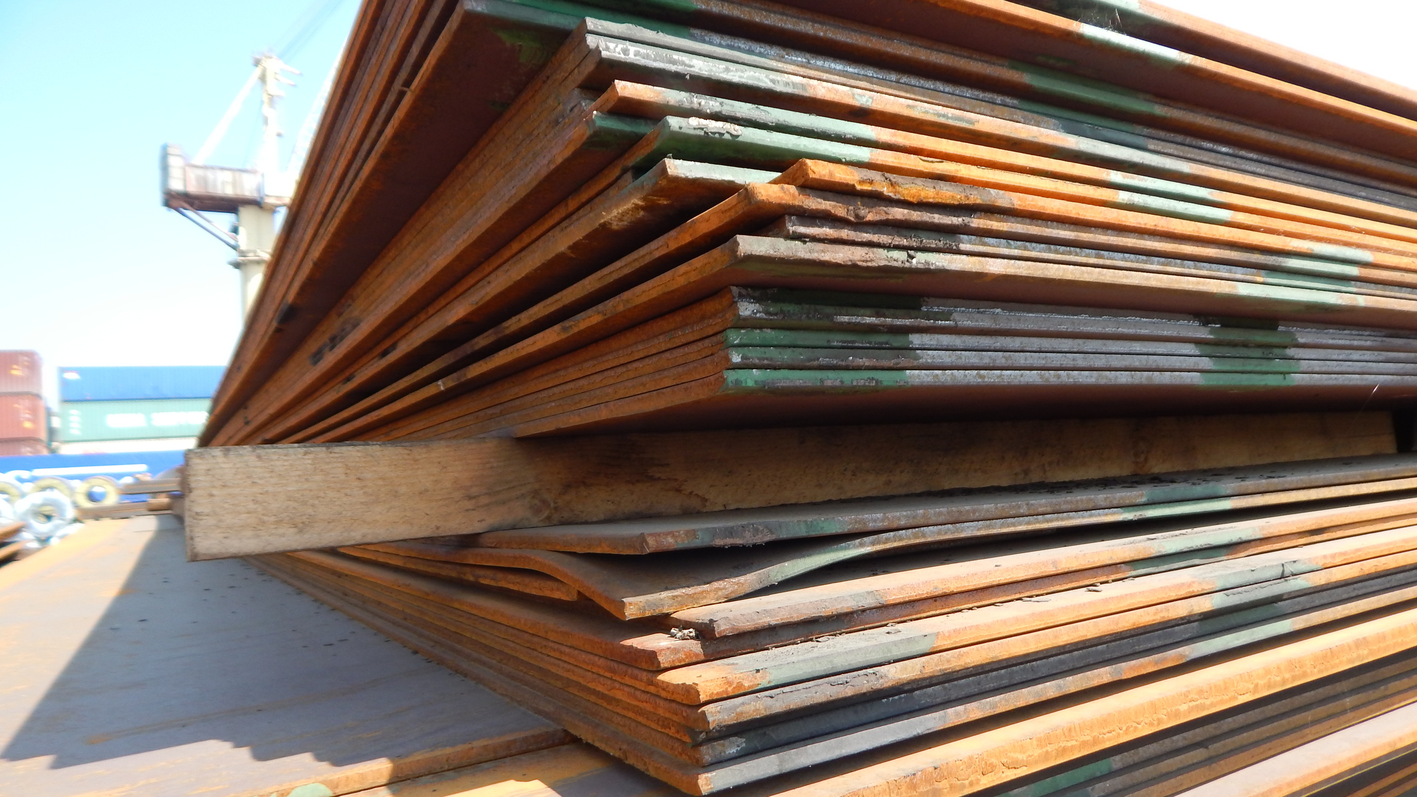 Bent corners of hot rolled plates