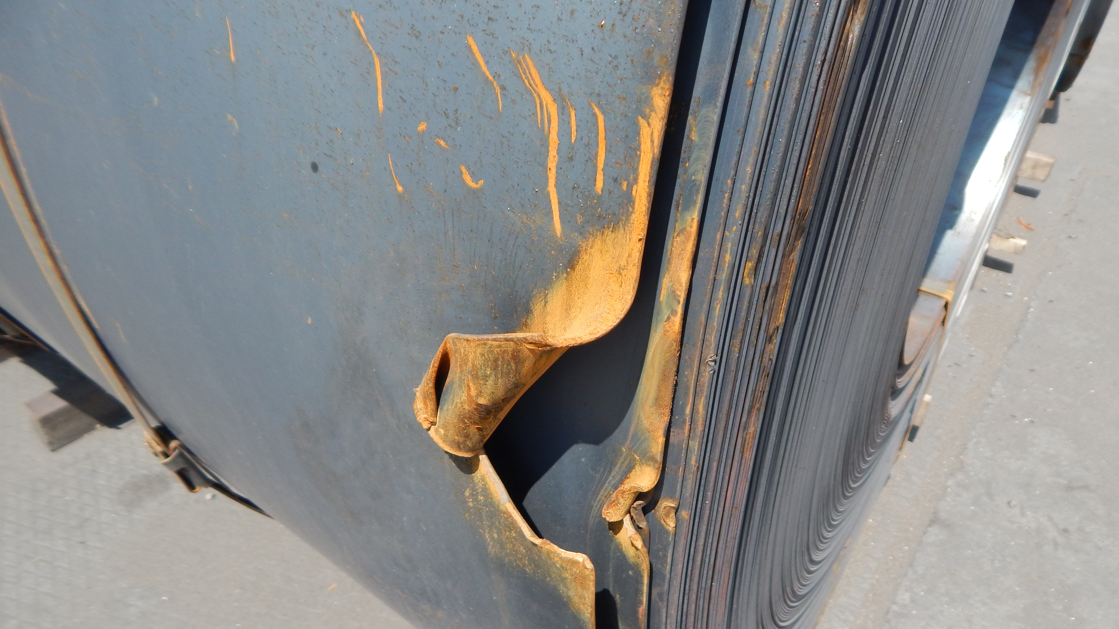 Torn edges of windings of hot rolled coils