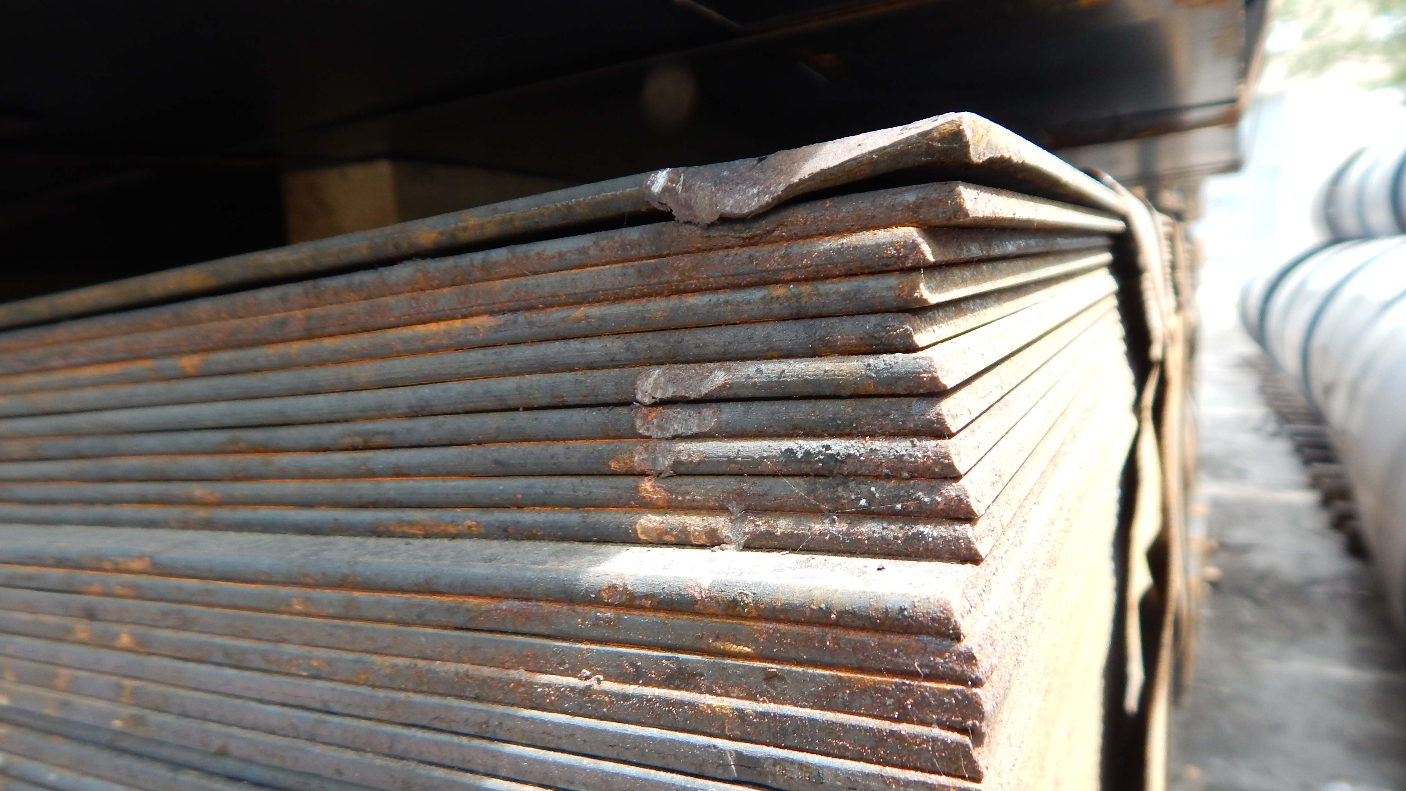 Dented/scored edges of hot rolled sheets