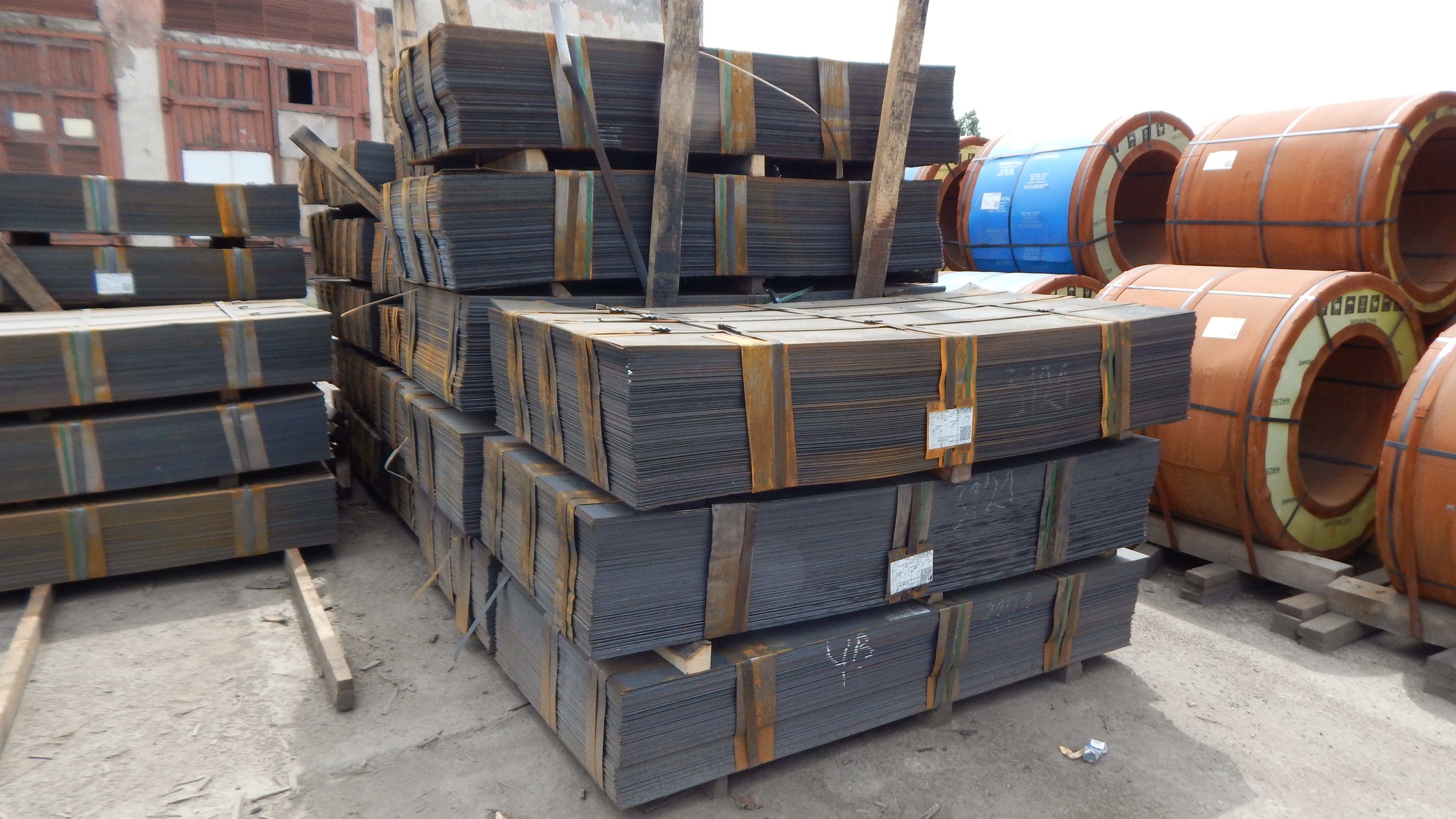 Hot rolled sheets at the open storage