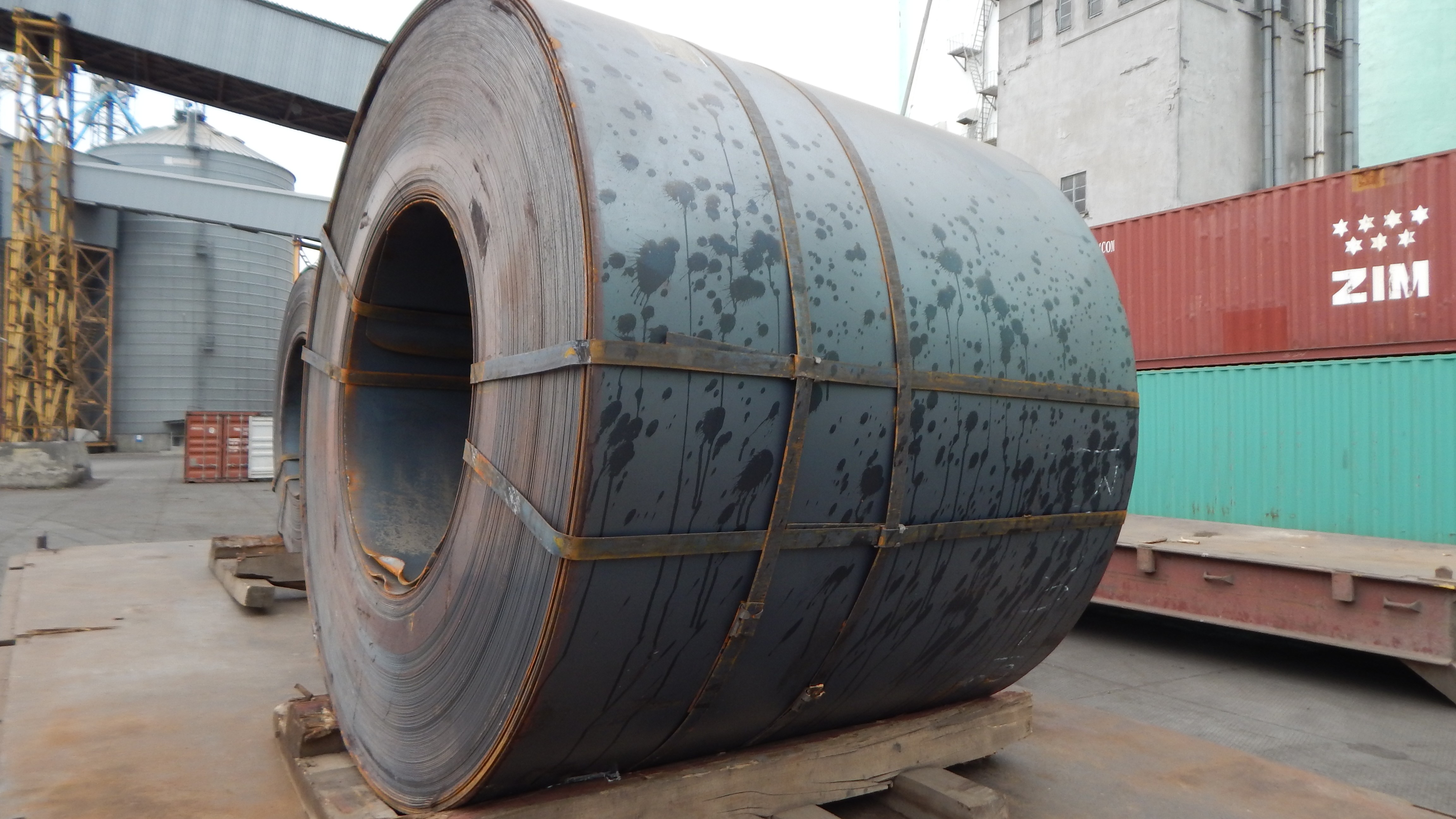 Oil patches on outer winding of hot rolled coil