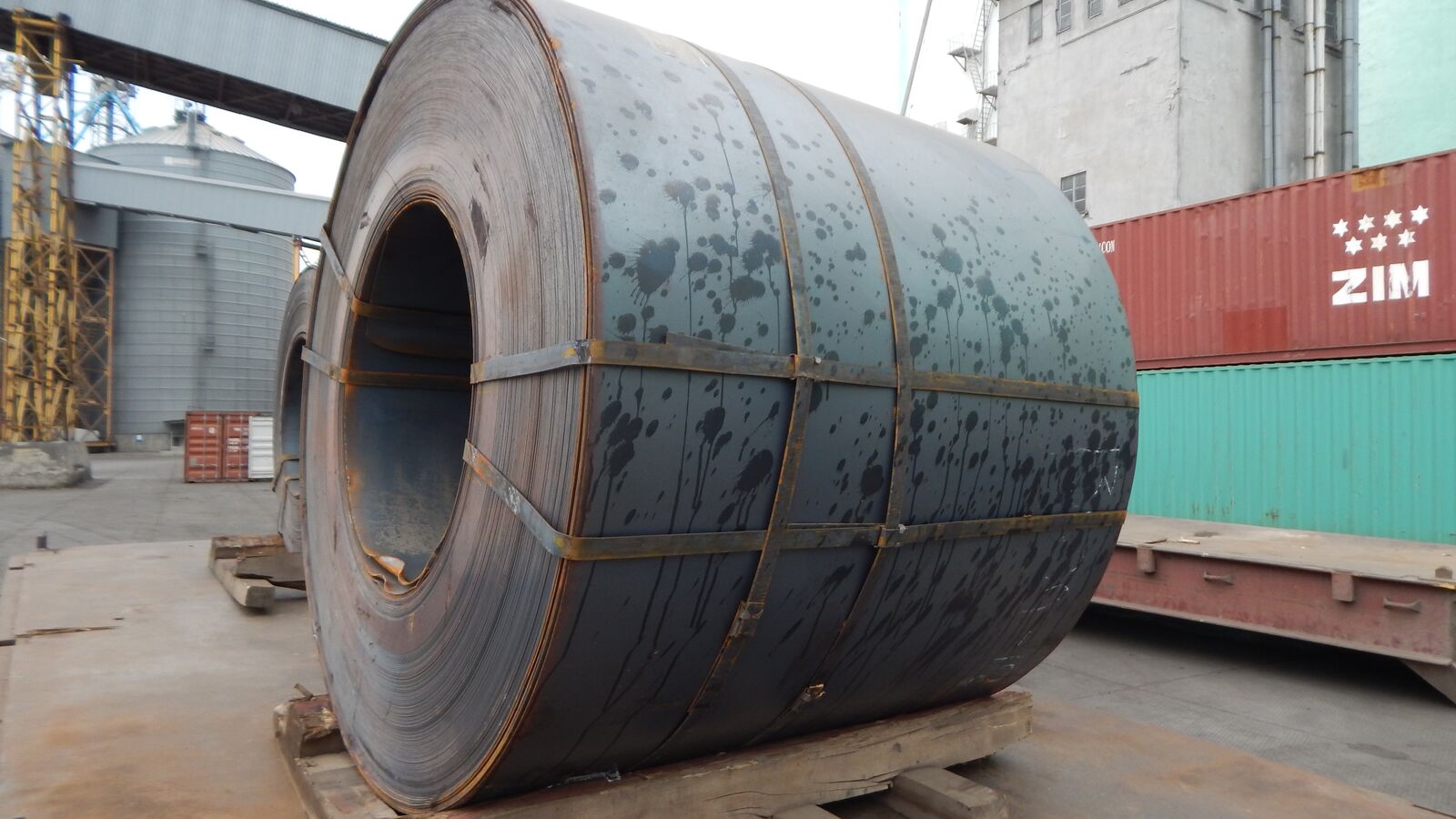 Oil patches on outer winding of hot rolled coil