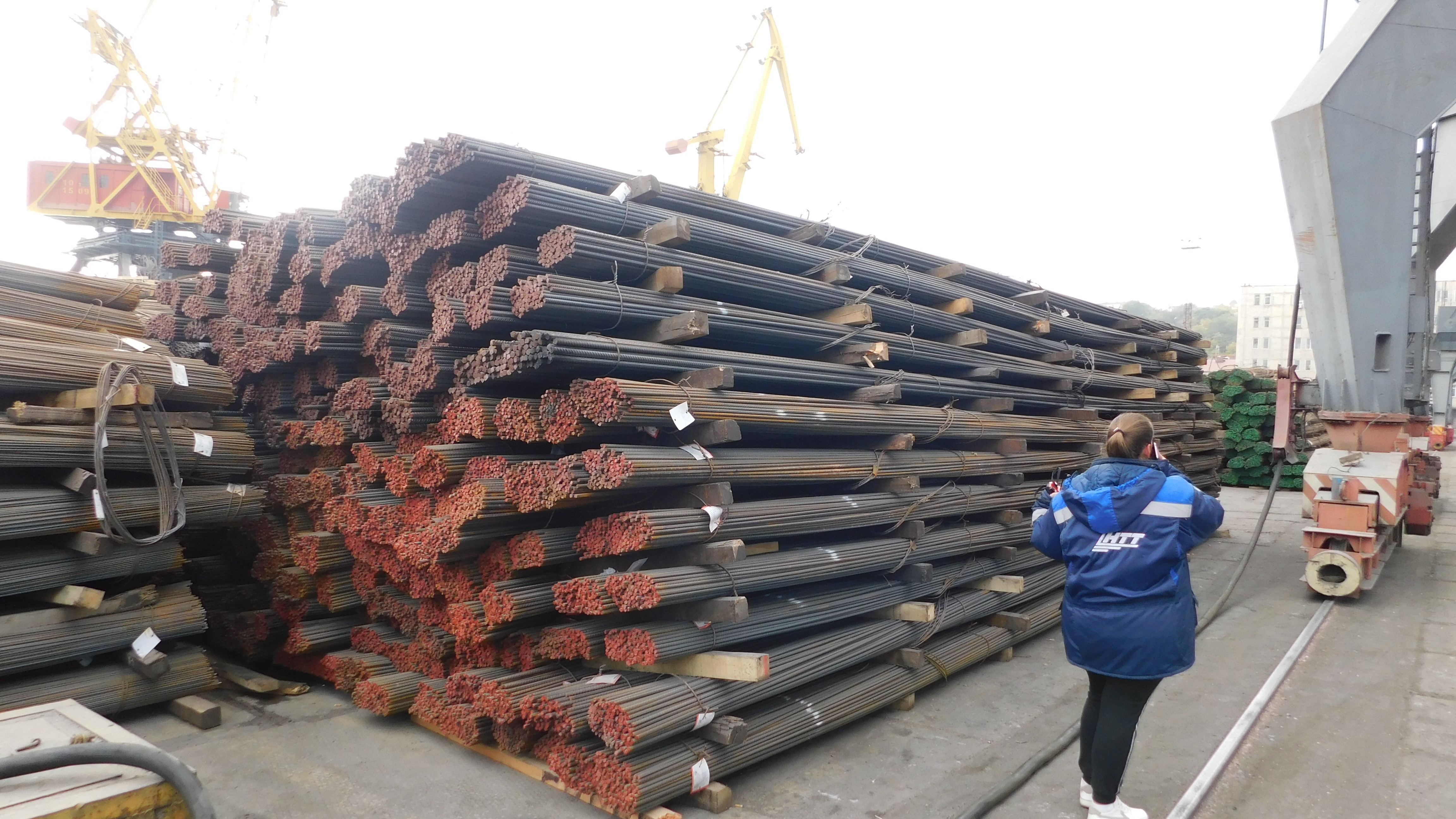 Steel reinforcing bars at the open storage