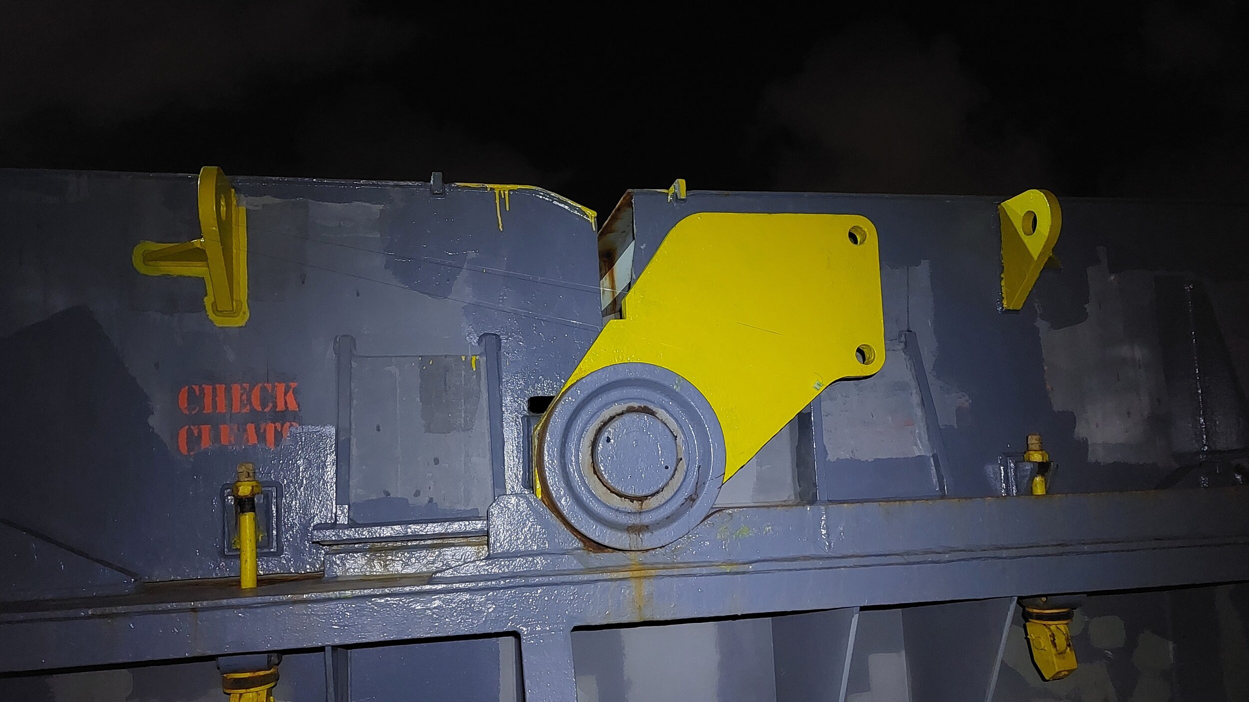 General view of hold split joint sealed by plastic numbered clip seal