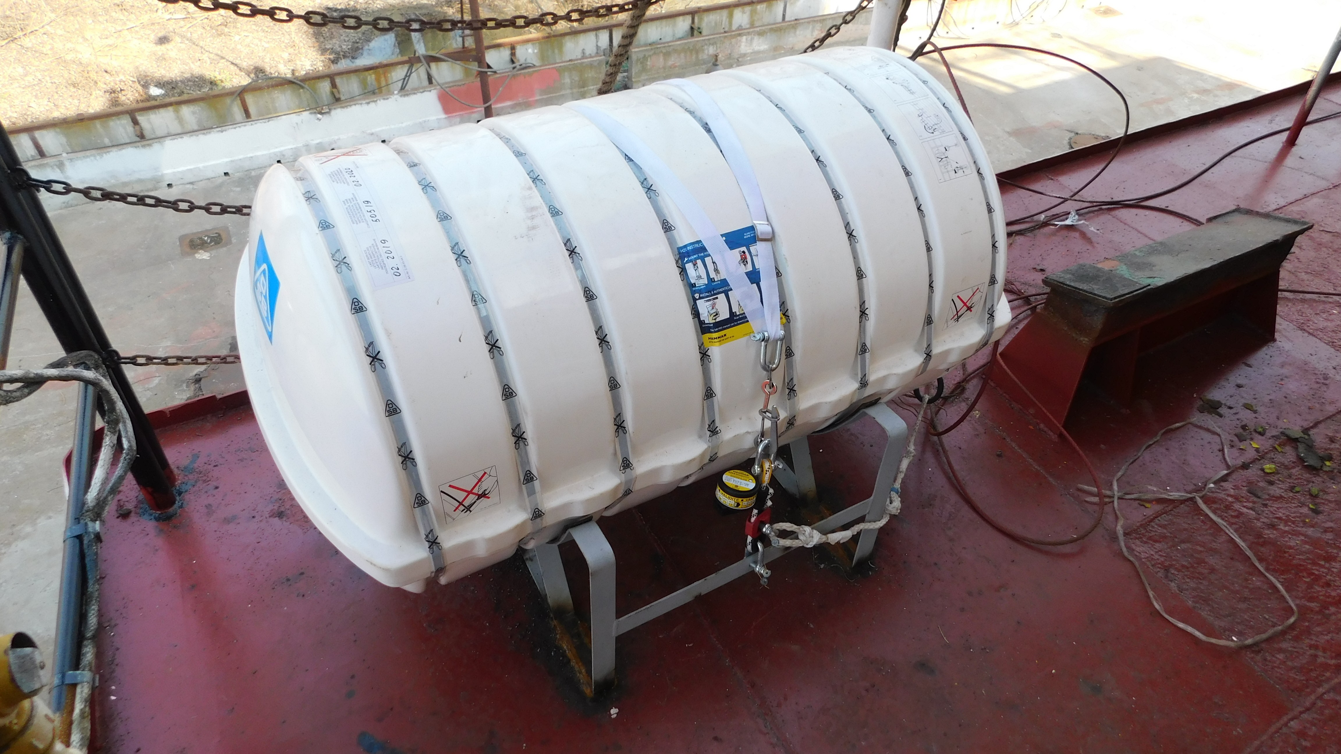 Lifesaving buoy