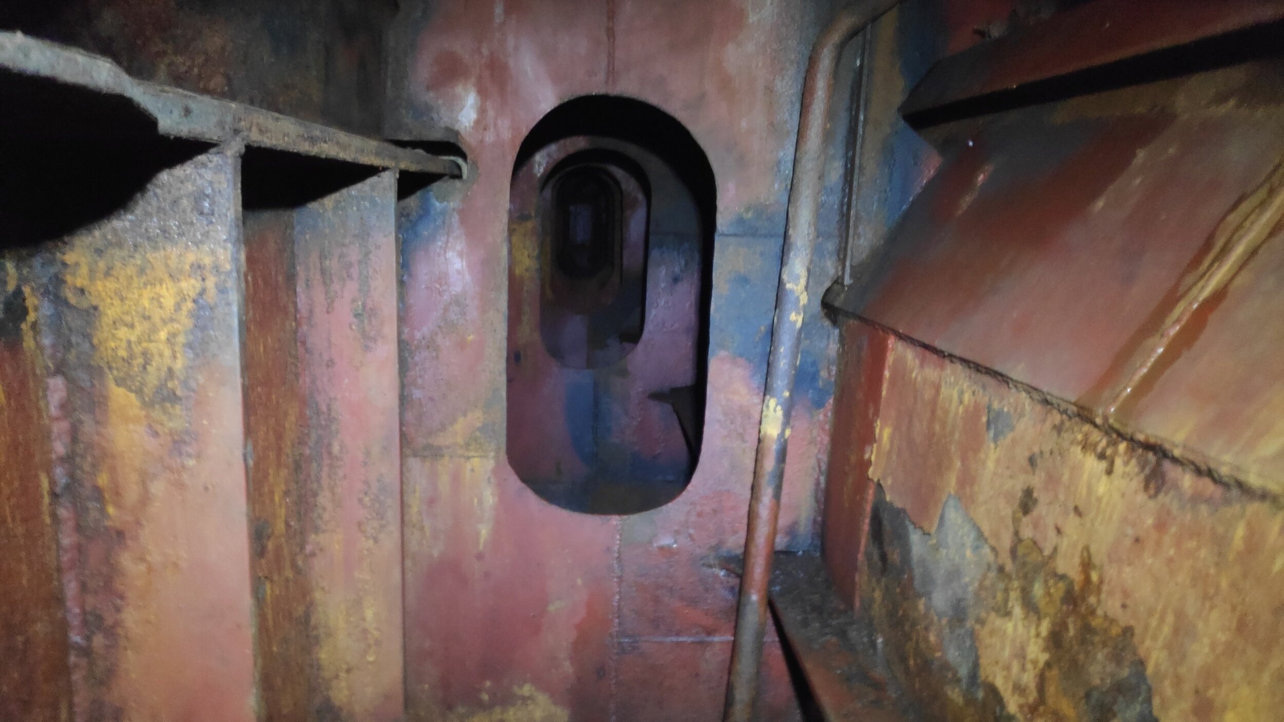 Ballast water tank