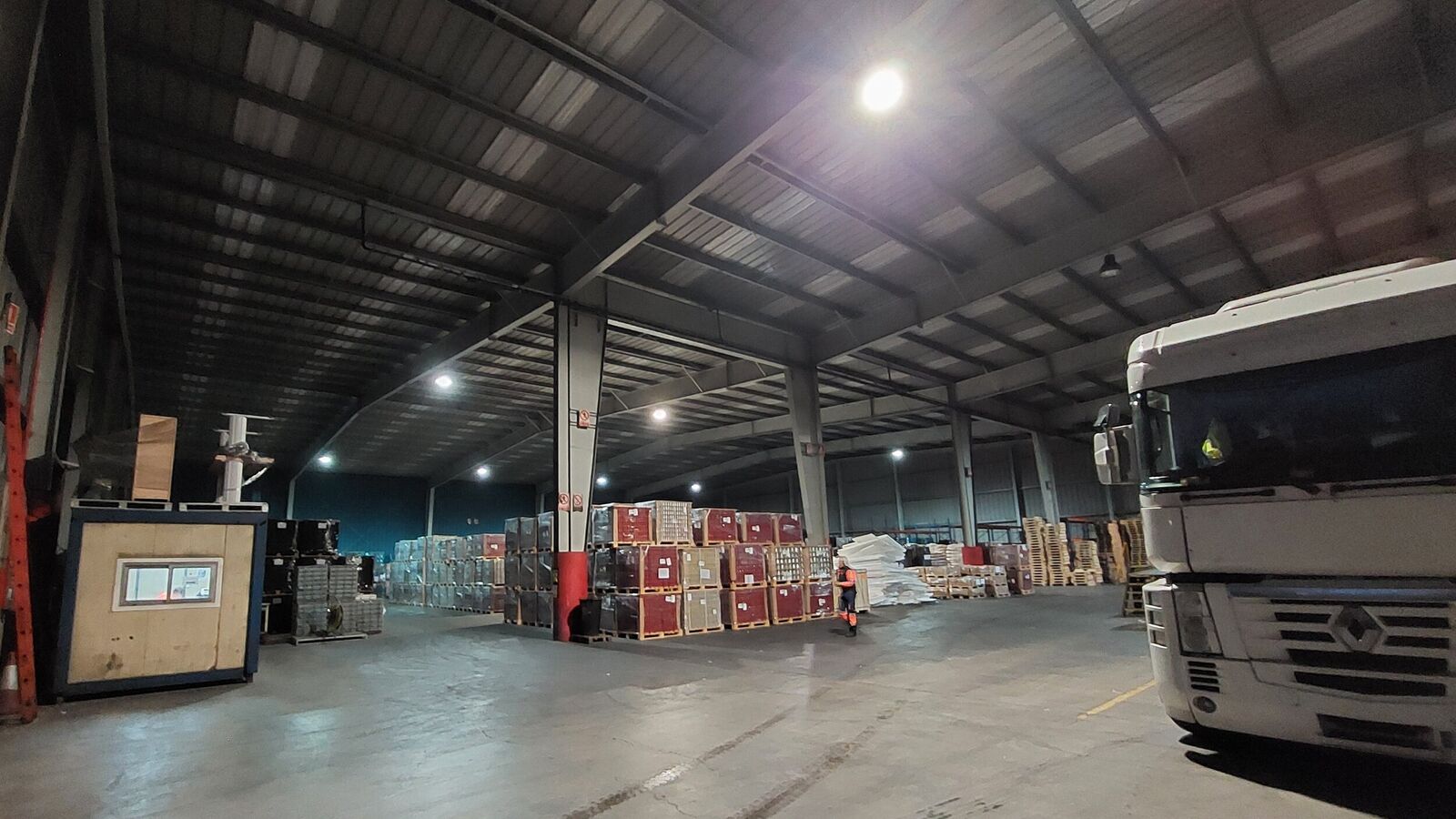 Stock Inspection. General view of warehouse