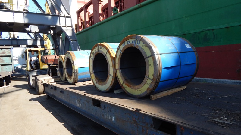 Tally count. Cold rolled coils delivered alongside the vessel