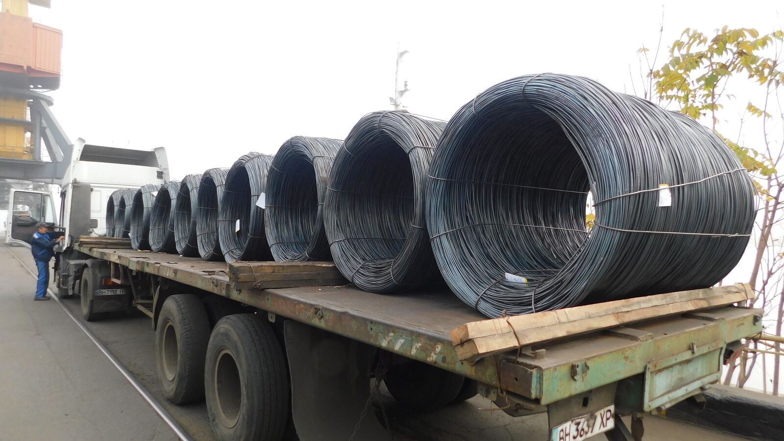 Tally. Wire rods in coils deleivered alongside the vessel