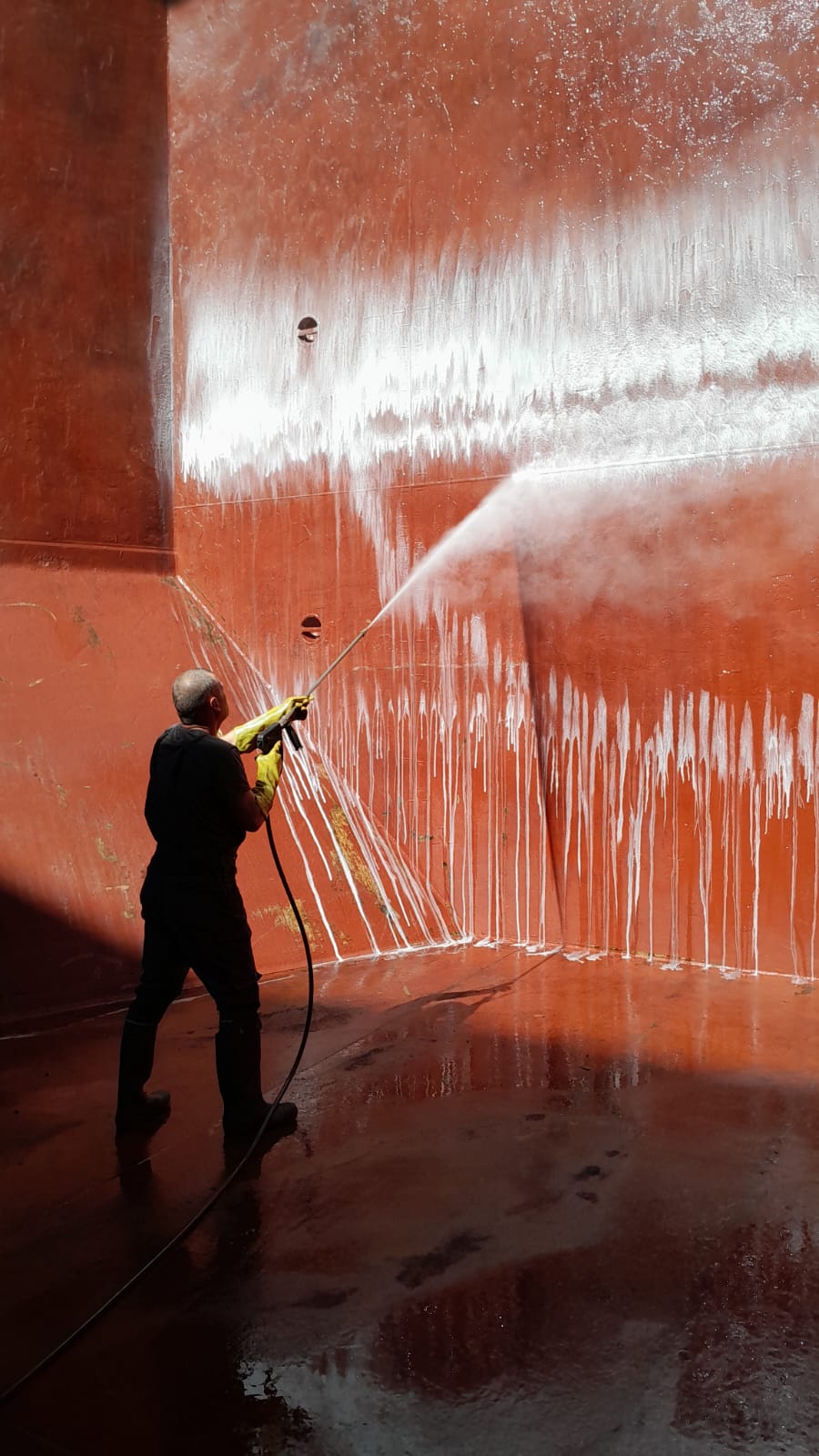 Cargo hold washing