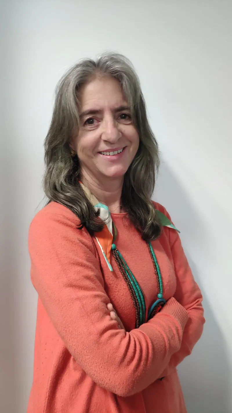 Dr Carmen Calcada