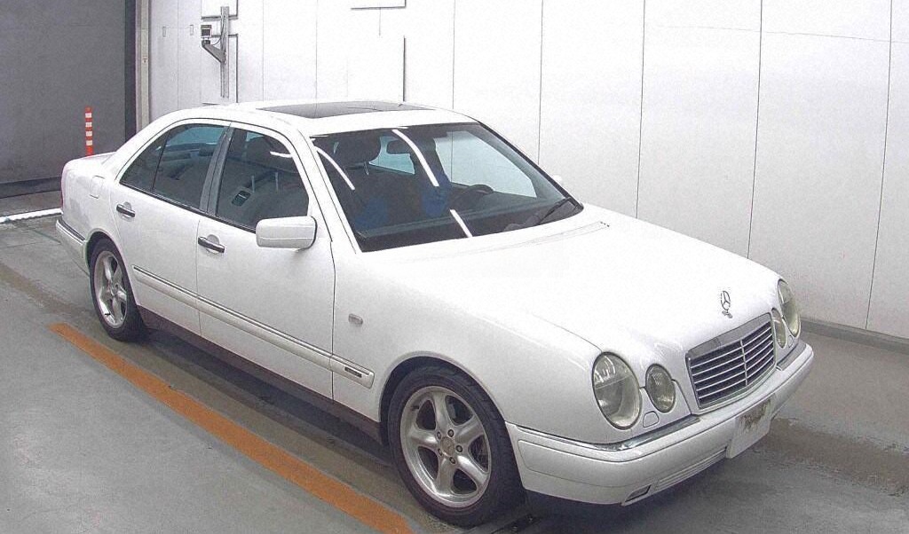 1999 MERCEDES BENZ E-CLASS 4D E320 AVANTGARDE