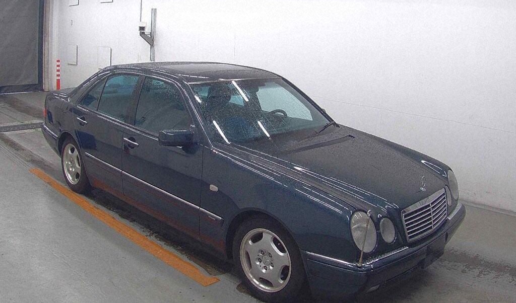 1996 MERCEDES BENZ E-CLASS 4D E400 AVANTGARDE