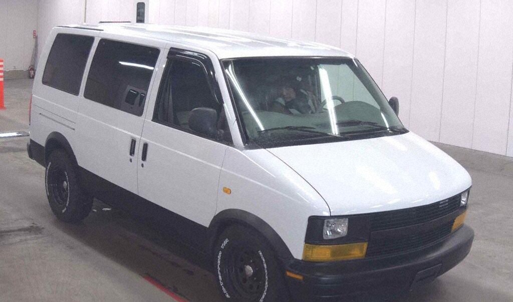 2000 CHEVROLET ASTRO LS