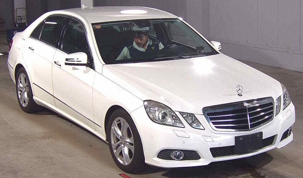 2010 MERCEDES BENZ E-CLASS 4D E350 AVANTGARDE