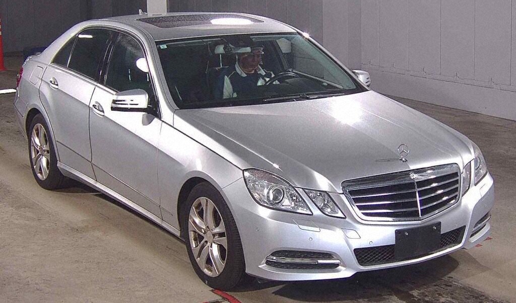 2009 MERCEDES BENZ E-CLASS 4D E350 AVANTGARDE